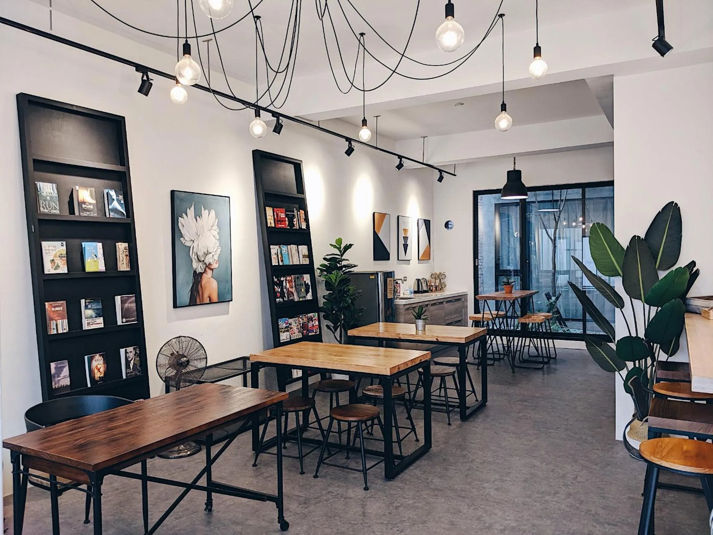 Dining area in The Gatsby Apartment
