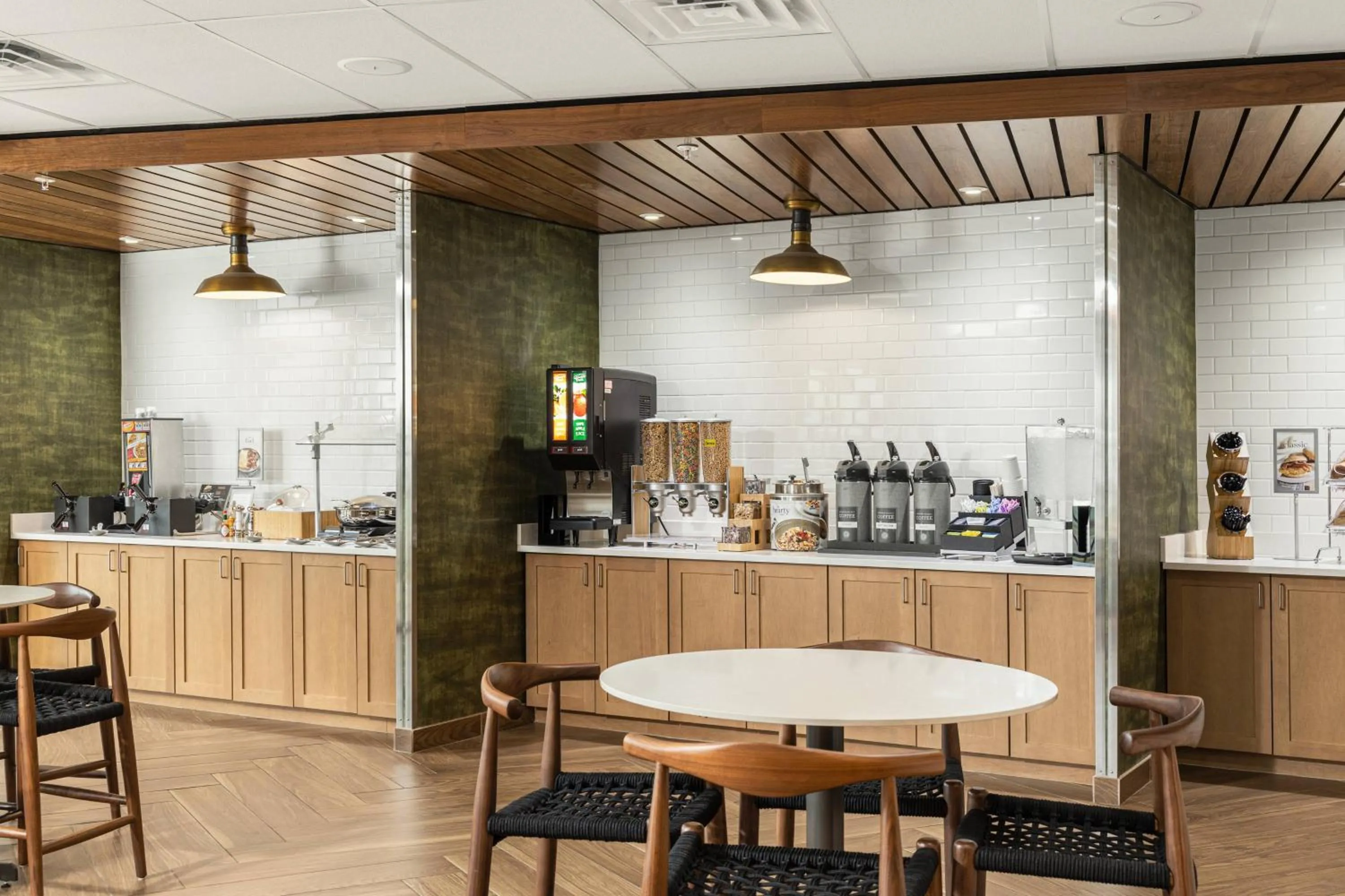 Breakfast in Fairfield Inn & Suites by Marriott Salina