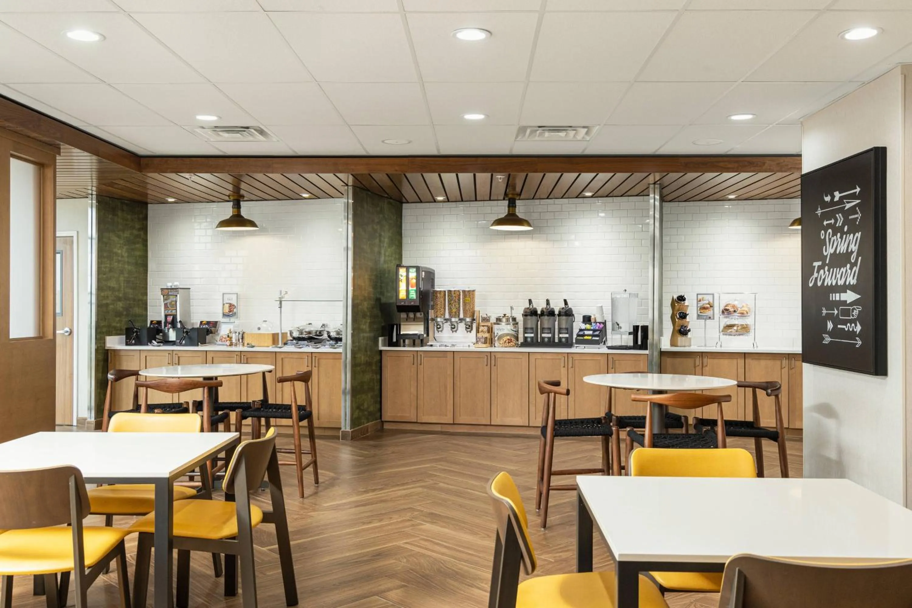 Breakfast in Fairfield Inn & Suites by Marriott Salina