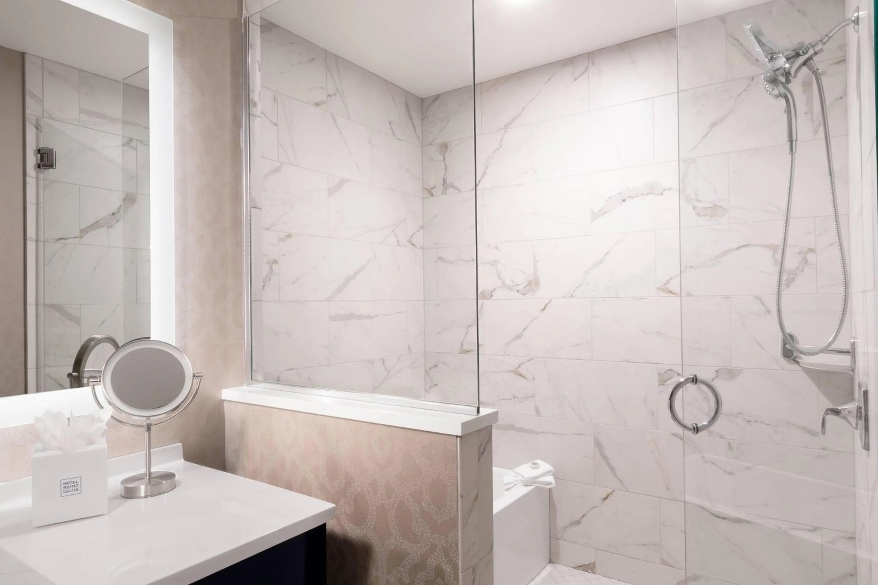 Bathroom in Hotel Saint Louis, Autograph Collection