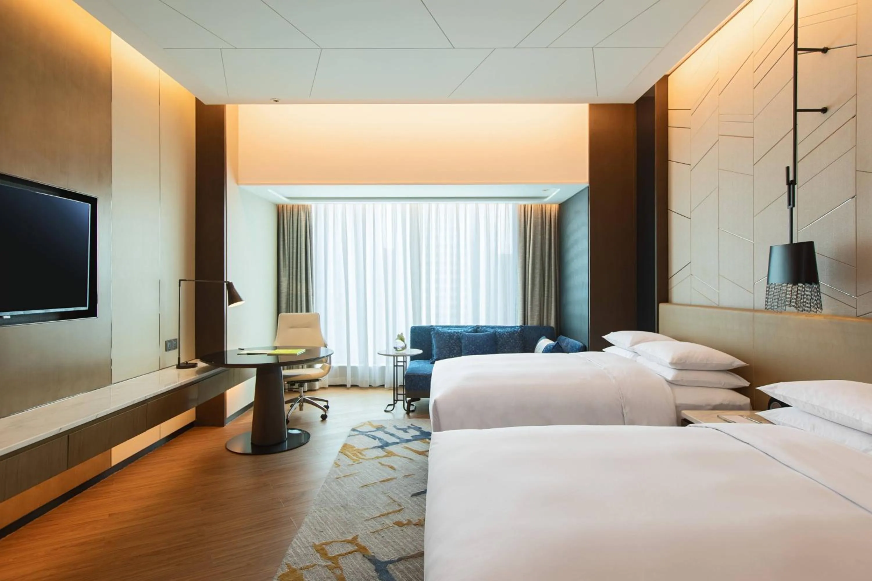 Photo of the whole room, Bed in Renaissance Xi'an Hotel