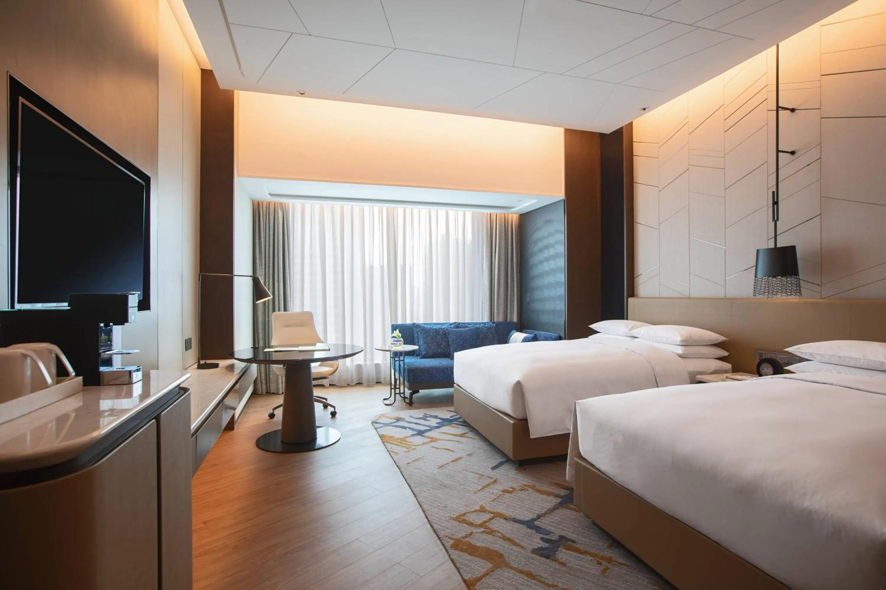 Photo of the whole room, Bed in Renaissance Xi'an Hotel