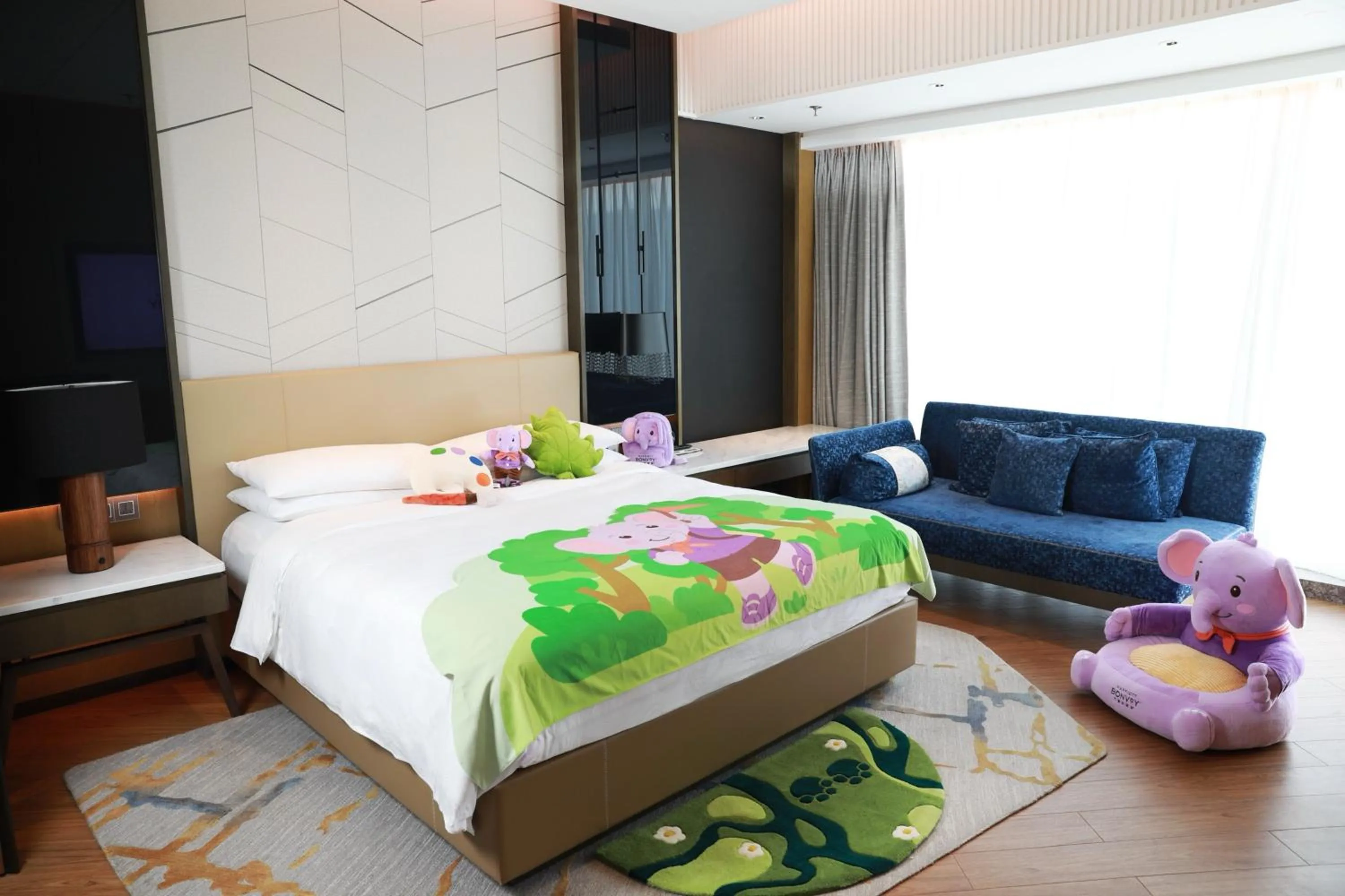 Photo of the whole room, Bed in Renaissance Xi'an Hotel