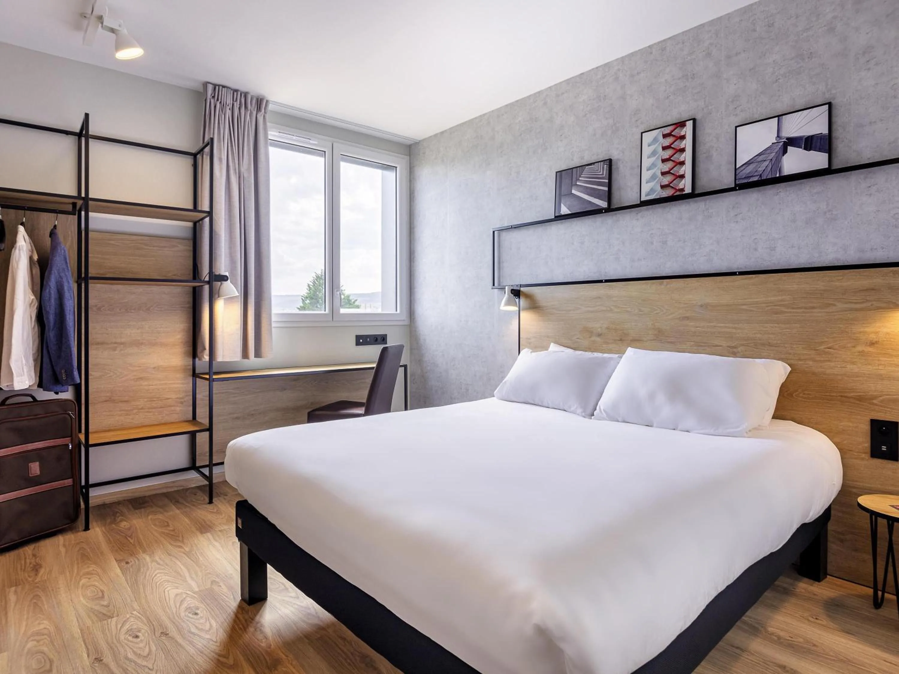 Bedroom, Bed in ibis Dijon Sud