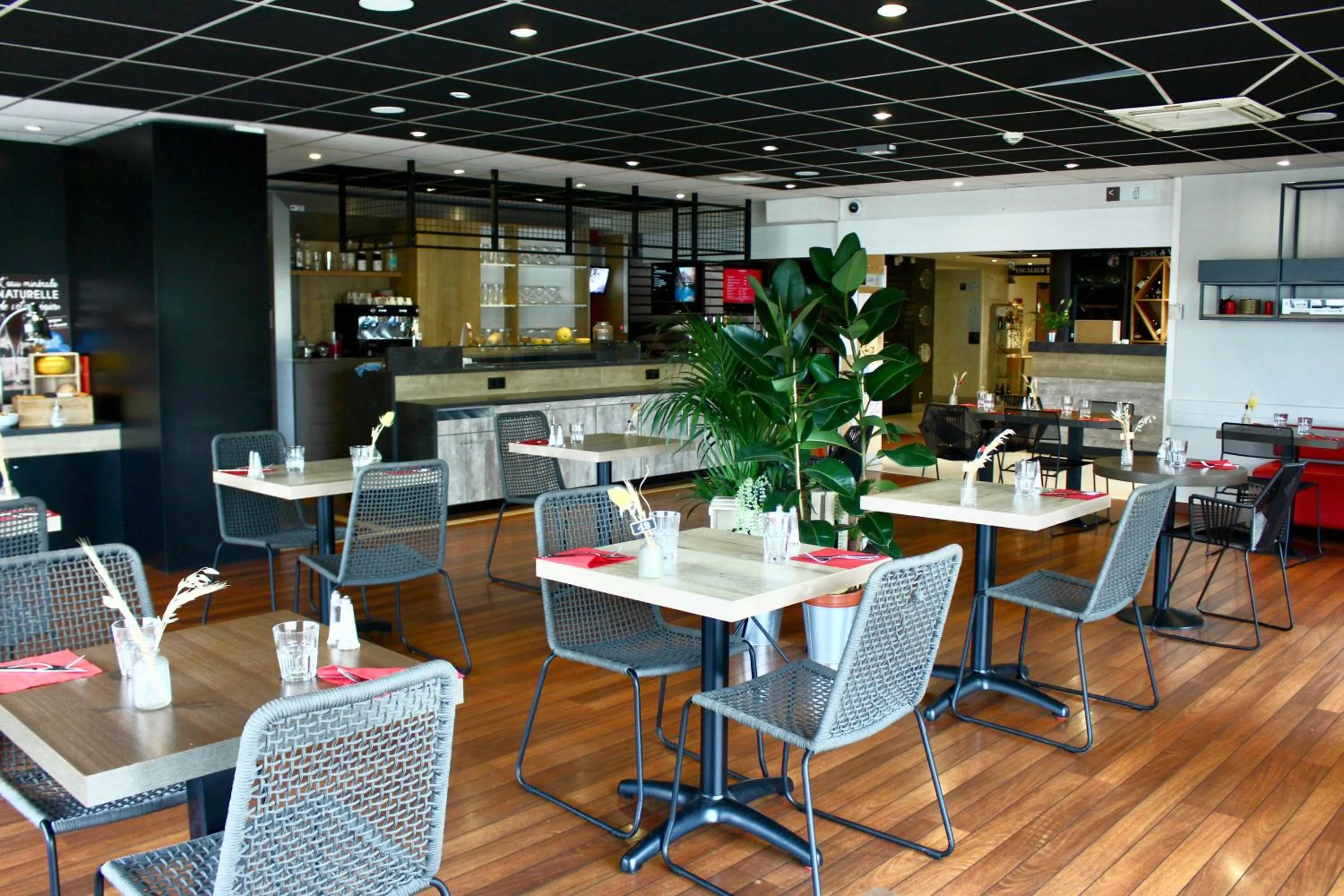 Restaurant/places to eat in ibis Dijon Sud