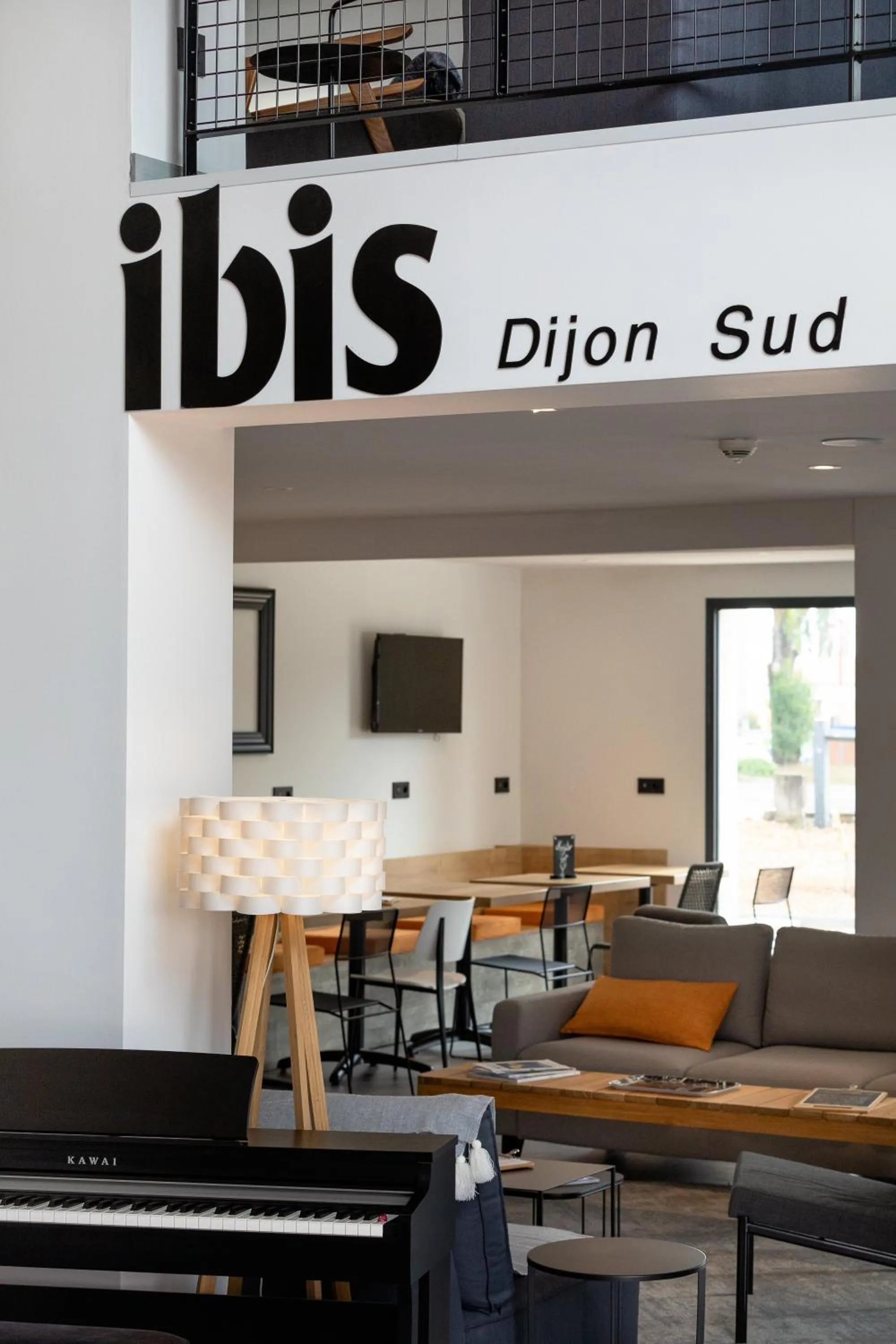 Property logo or sign in ibis Dijon Sud