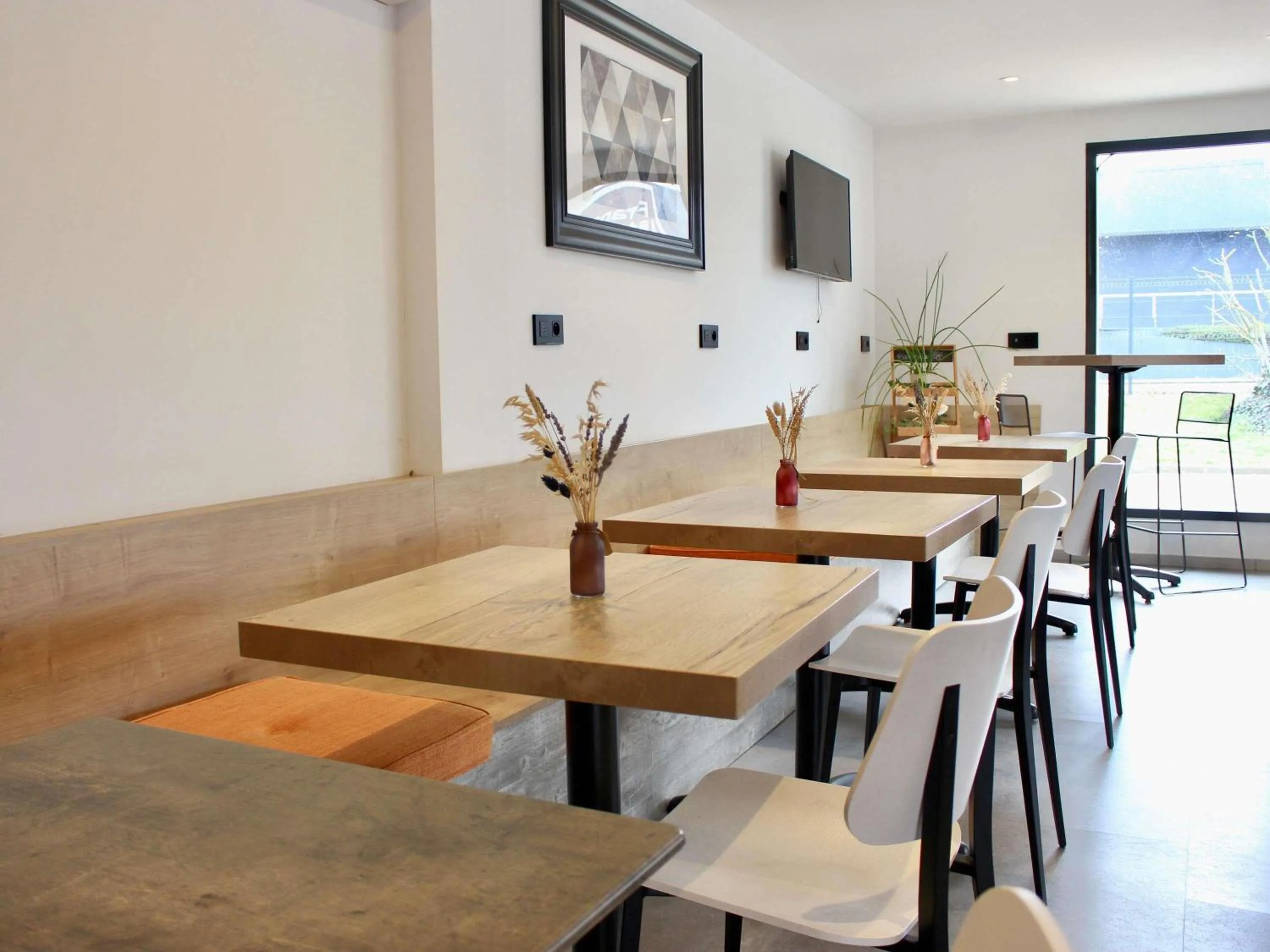 Property building in ibis Dijon Sud