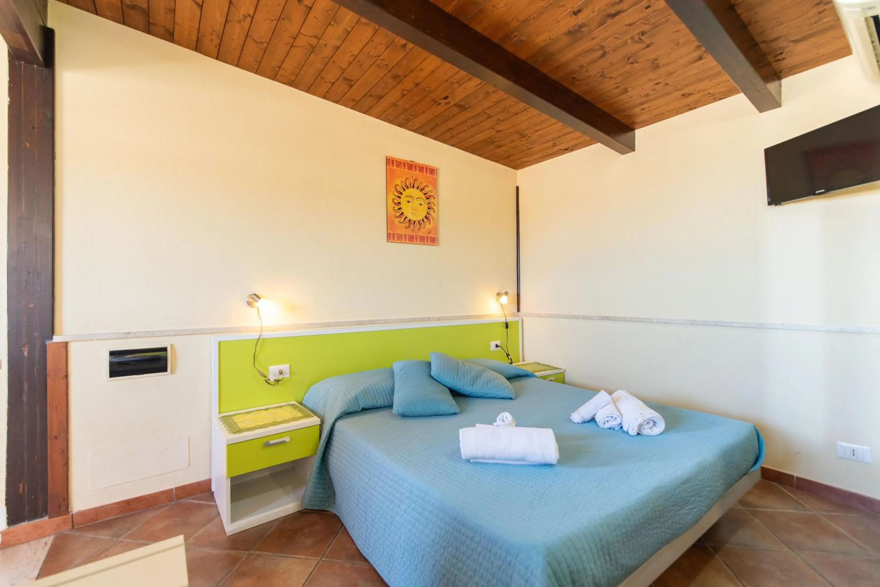 TV and multimedia, Bed in Affittacamere Aloe