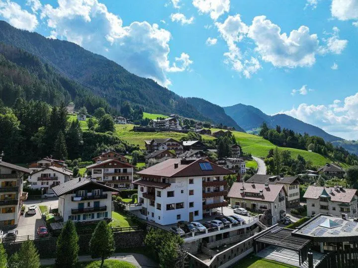 Property building in Hotel Garni Walter