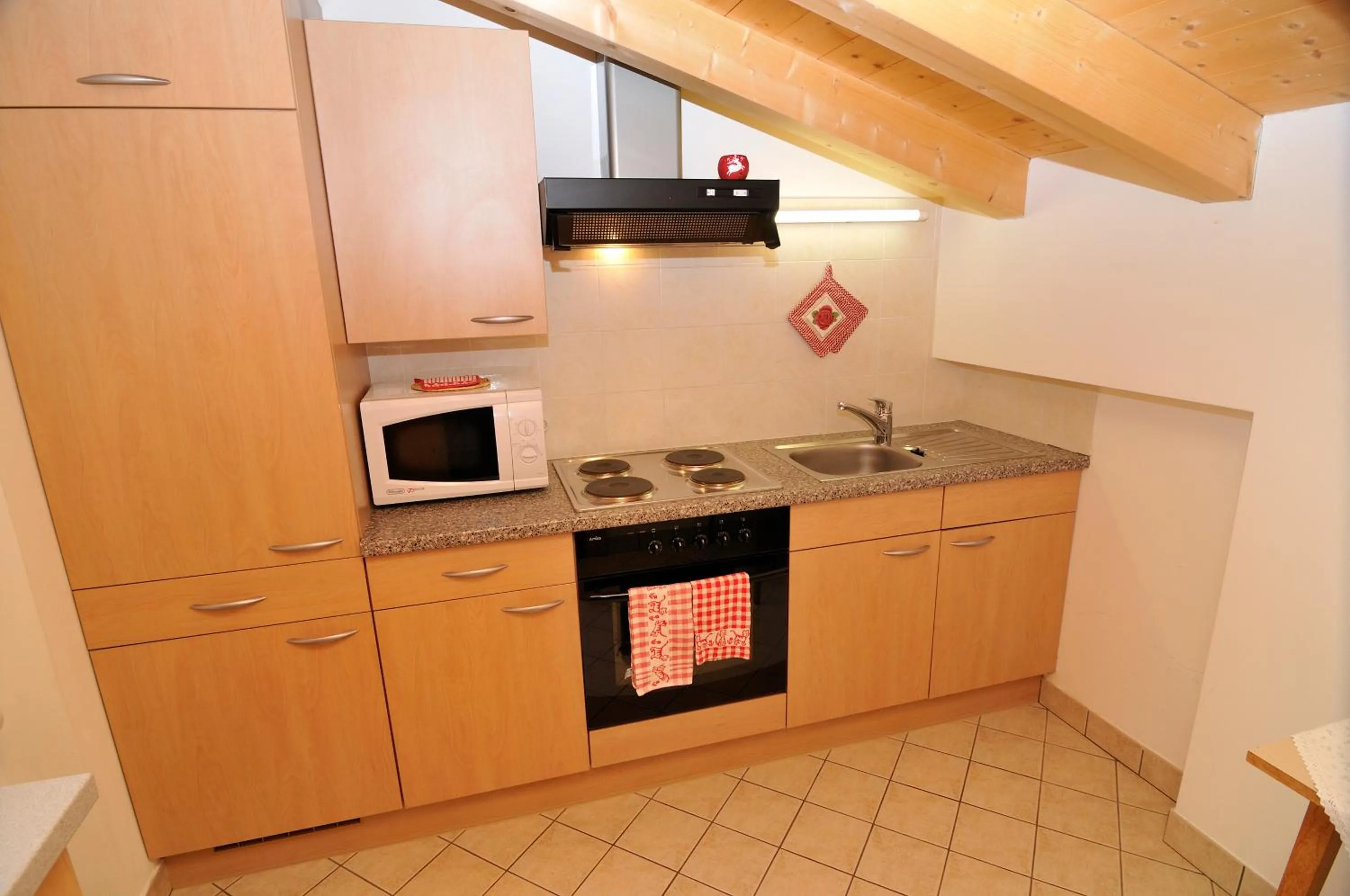 Kitchen or kitchenette in Hotel Garni Walter
