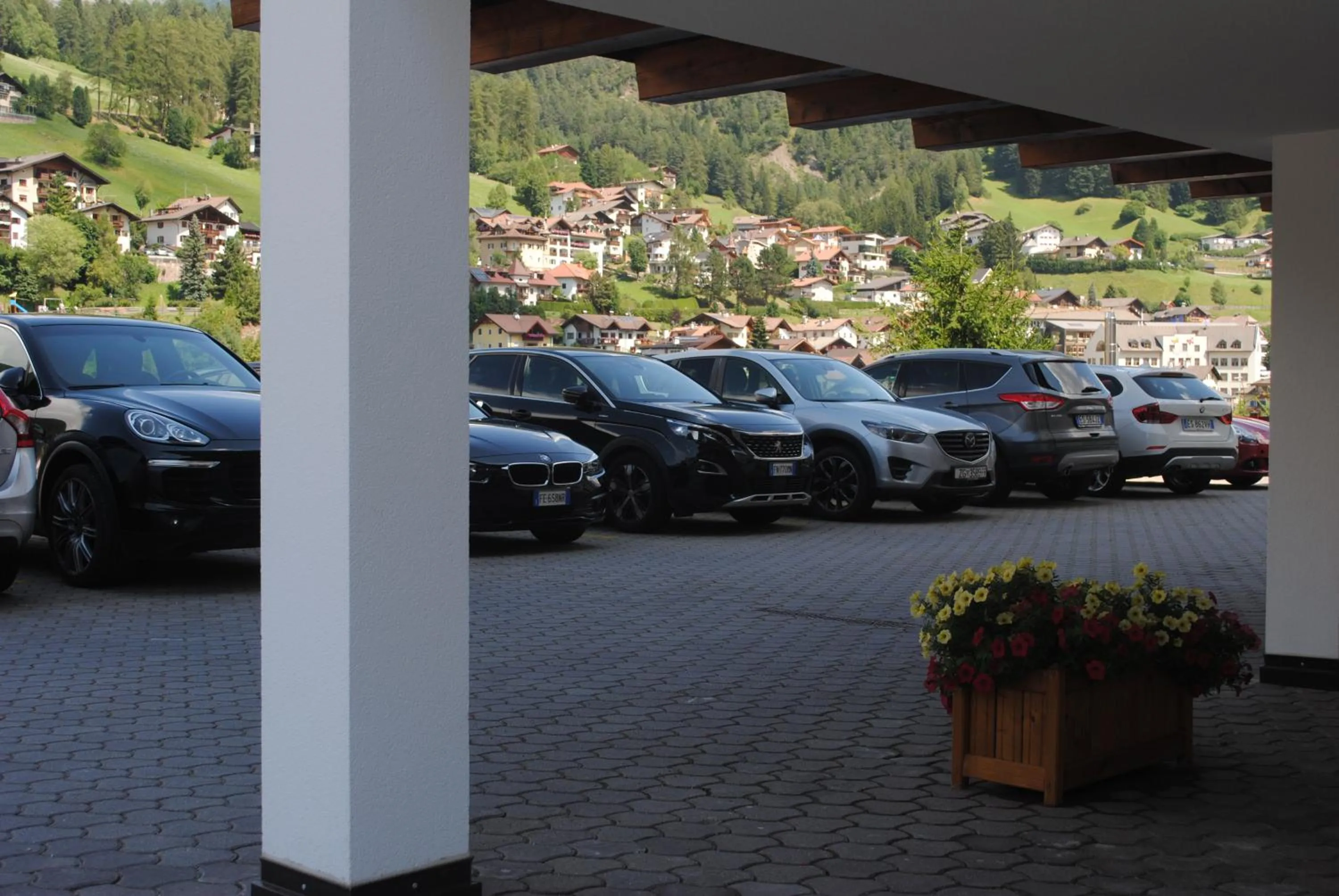 Inner courtyard view in Hotel Garni Walter