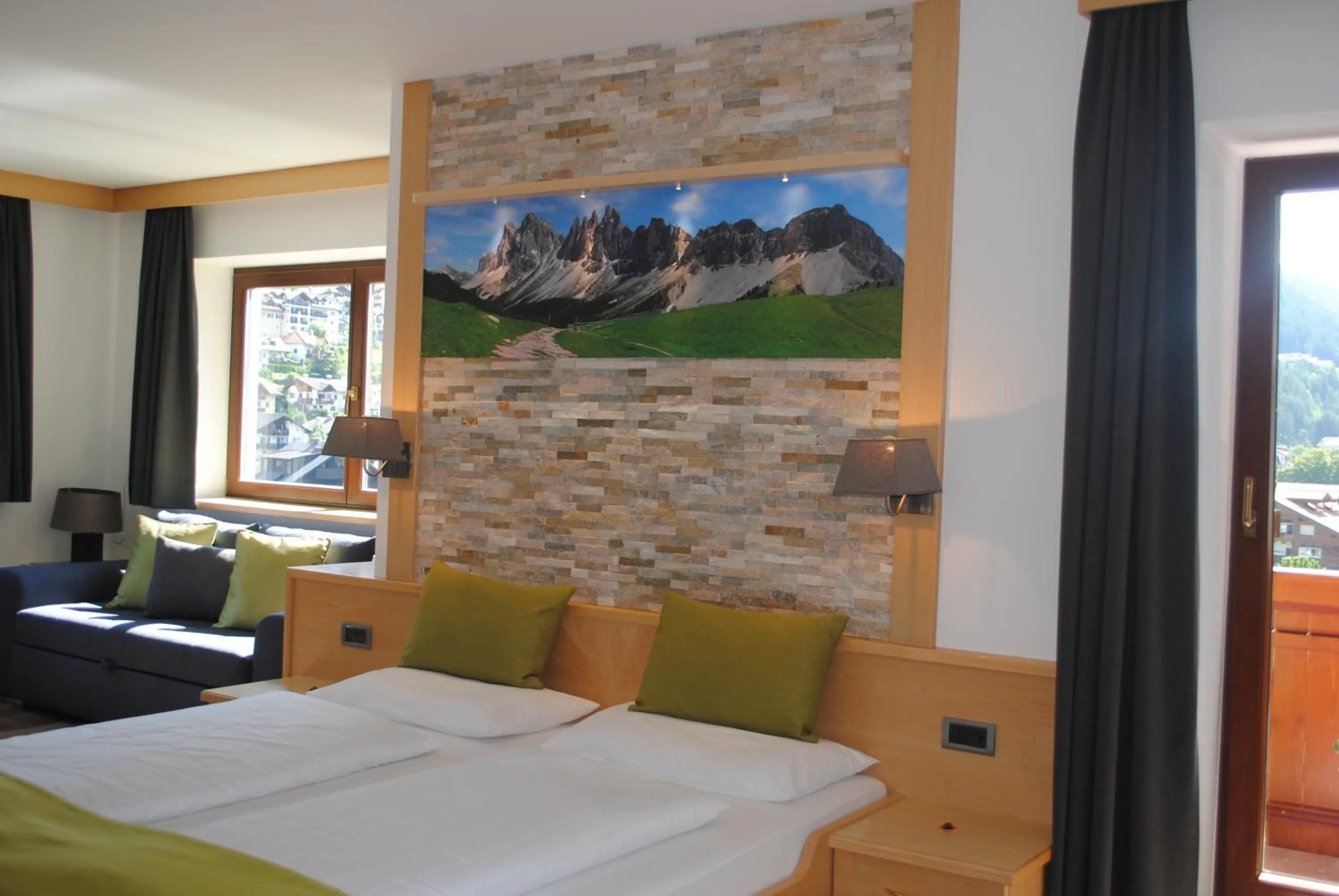 Living room, Bed in Hotel Garni Walter