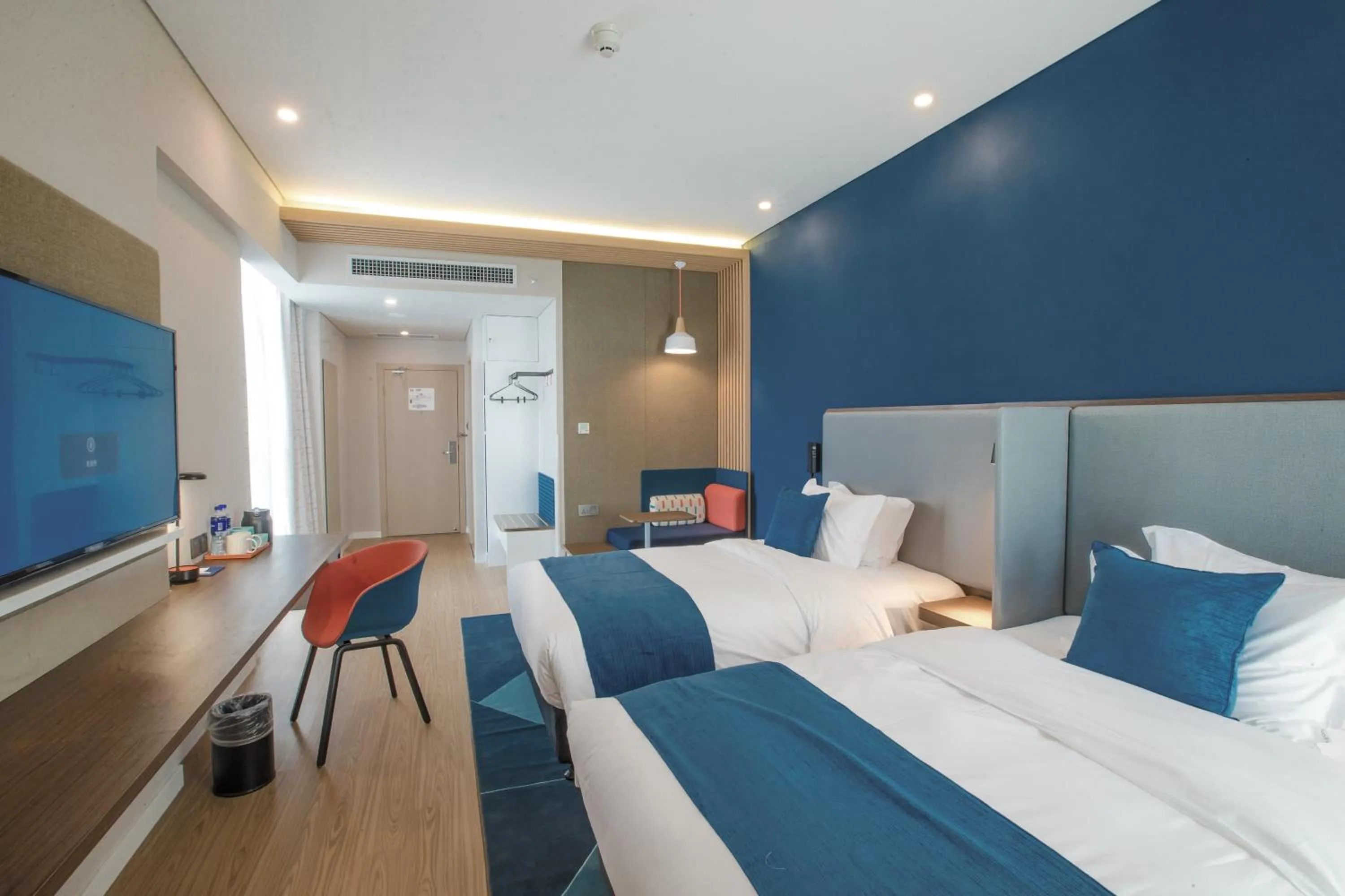 Photo of the whole room, Bed in Holiday Inn Express Hefei High Tech by IHG