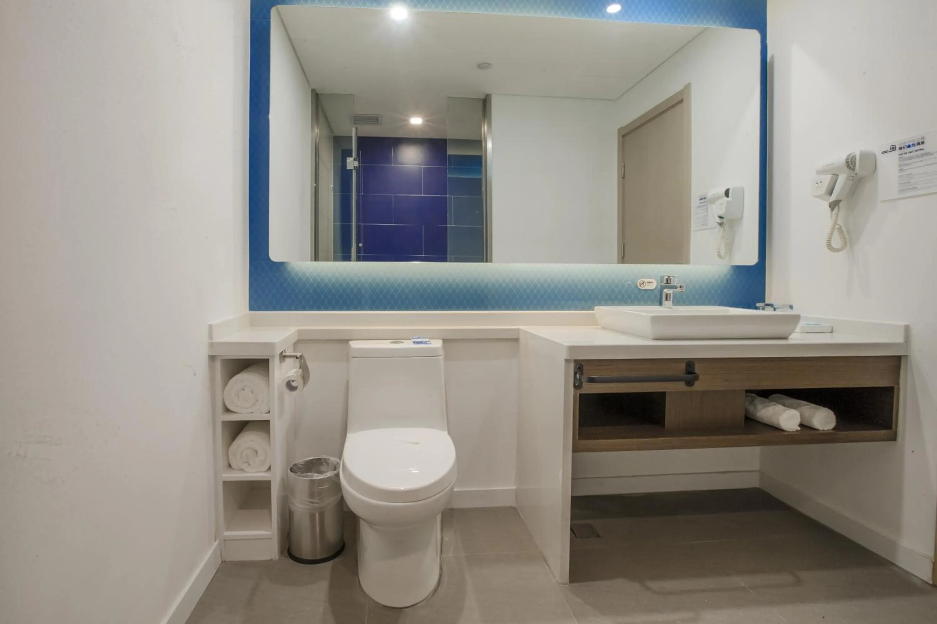 Photo of the whole room in Holiday Inn Express Hefei High Tech by IHG