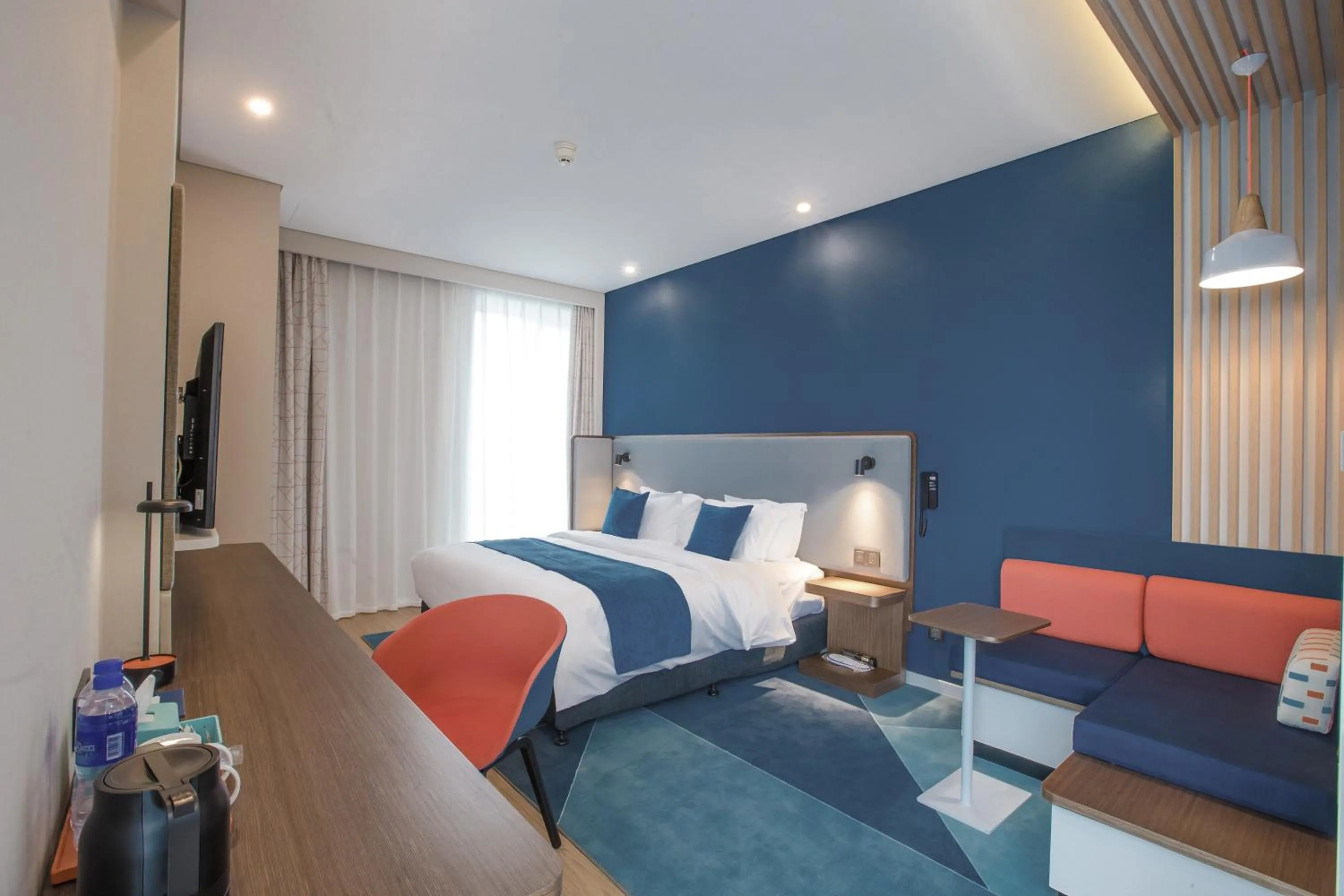 Photo of the whole room, Bed in Holiday Inn Express Hefei High Tech by IHG