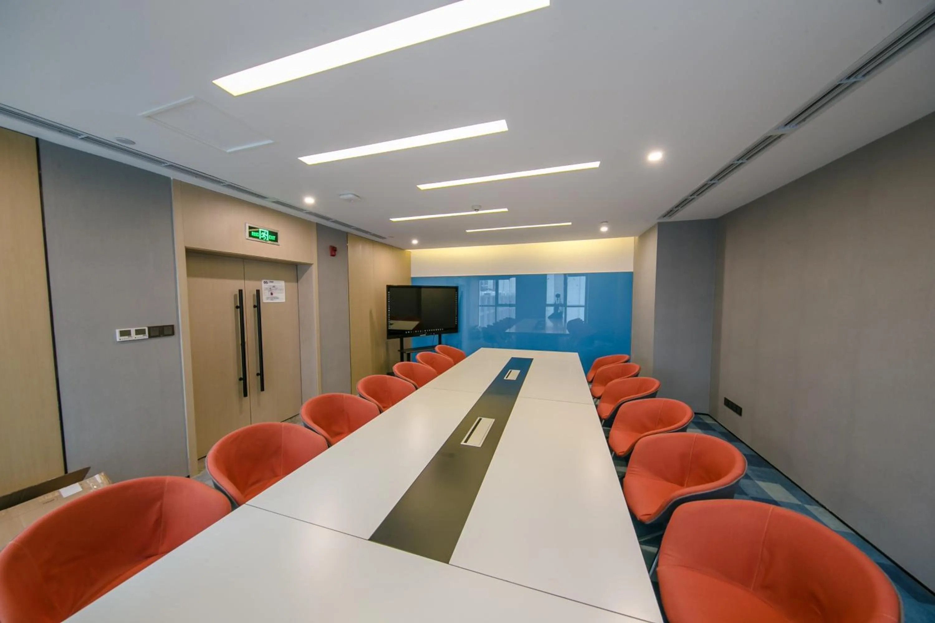 Meeting/conference room in Holiday Inn Express Hefei High Tech by IHG