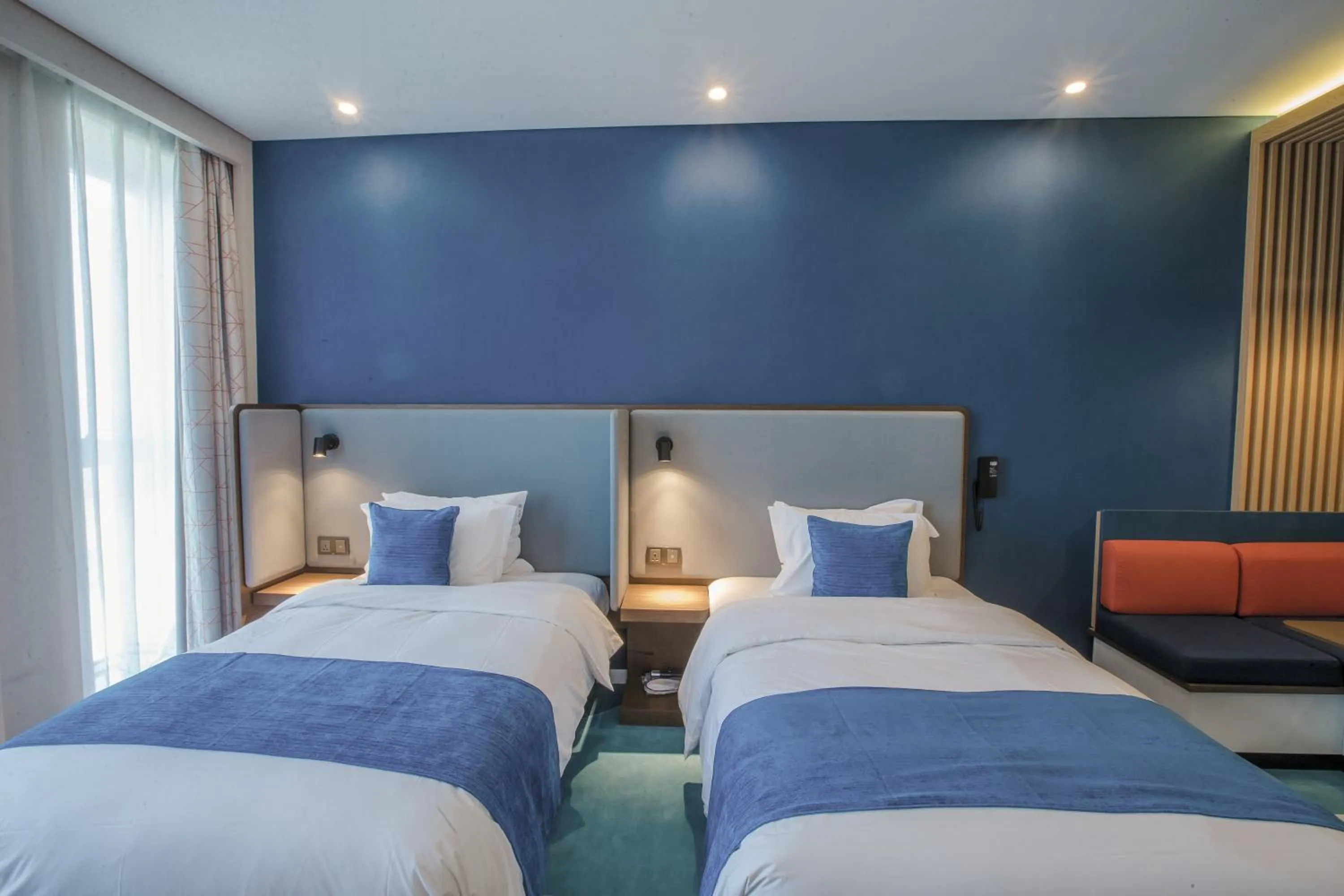 Photo of the whole room, Bed in Holiday Inn Express Hefei High Tech by IHG