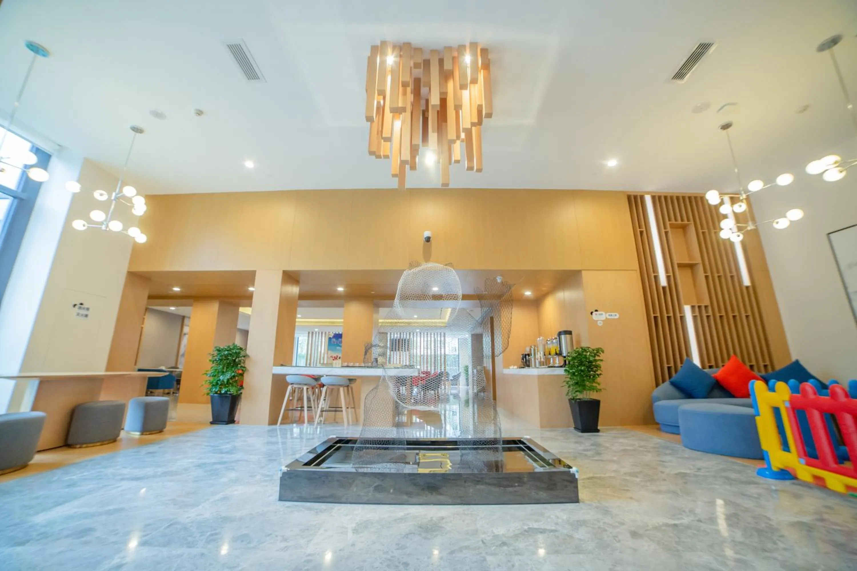 Restaurant/places to eat in Holiday Inn Express - Ya'an City Center by IHG
