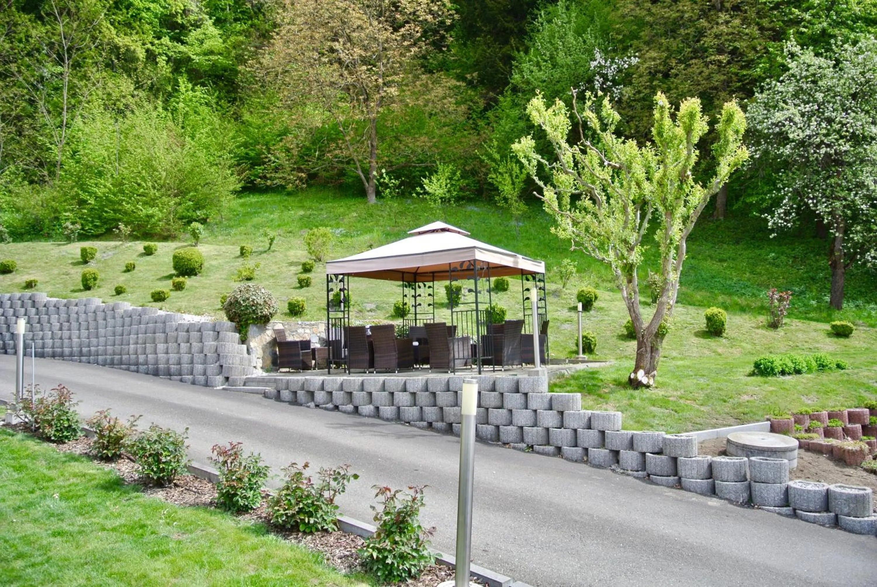 Balcony/Terrace in Gösser BACHGASSLHOF -- Bed and Breakfast -- Apartments