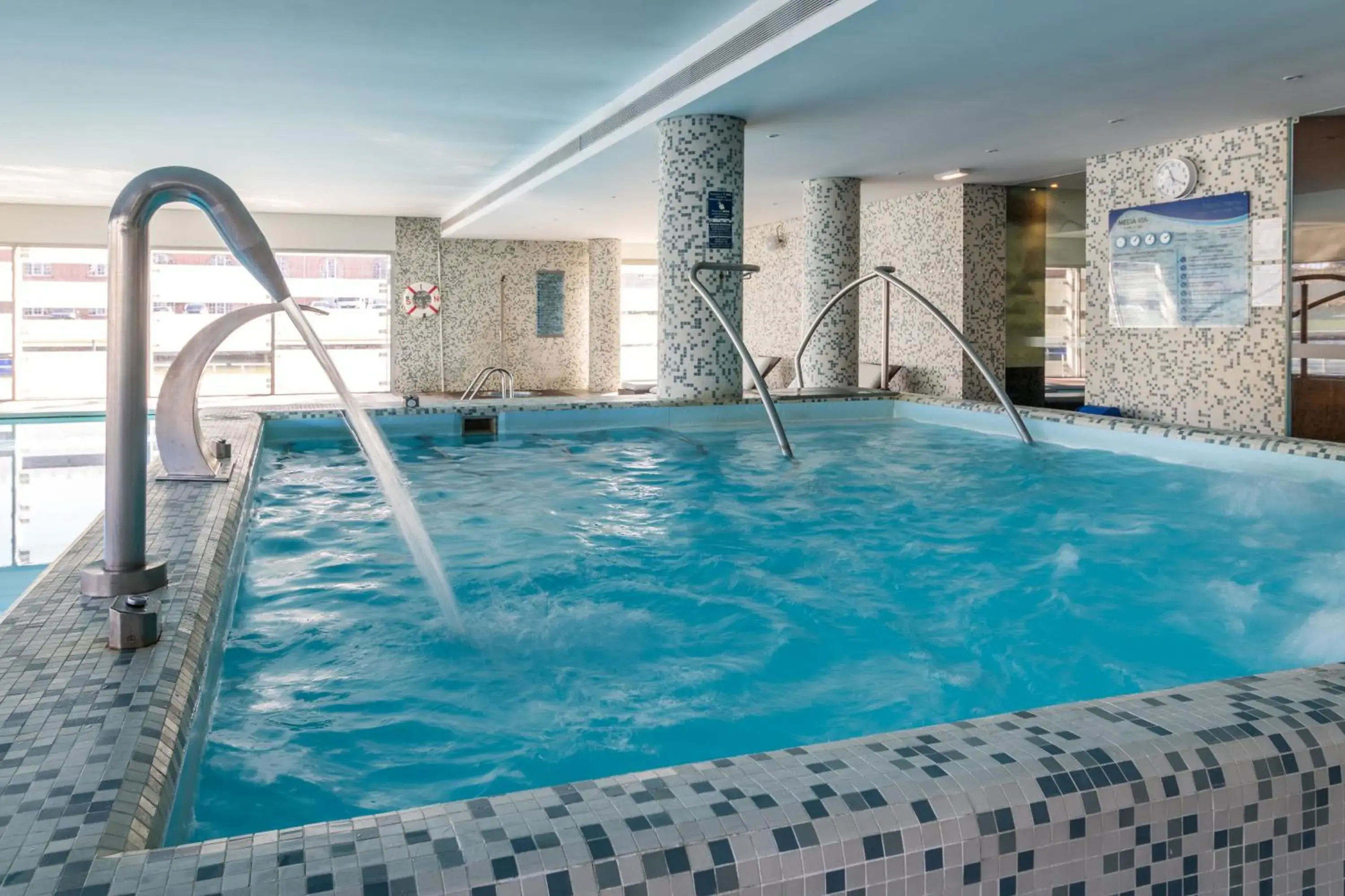 Swimming pool in Melia Ria Hotel & Spa Swimming pool in Melia Ria Hotel & Spa