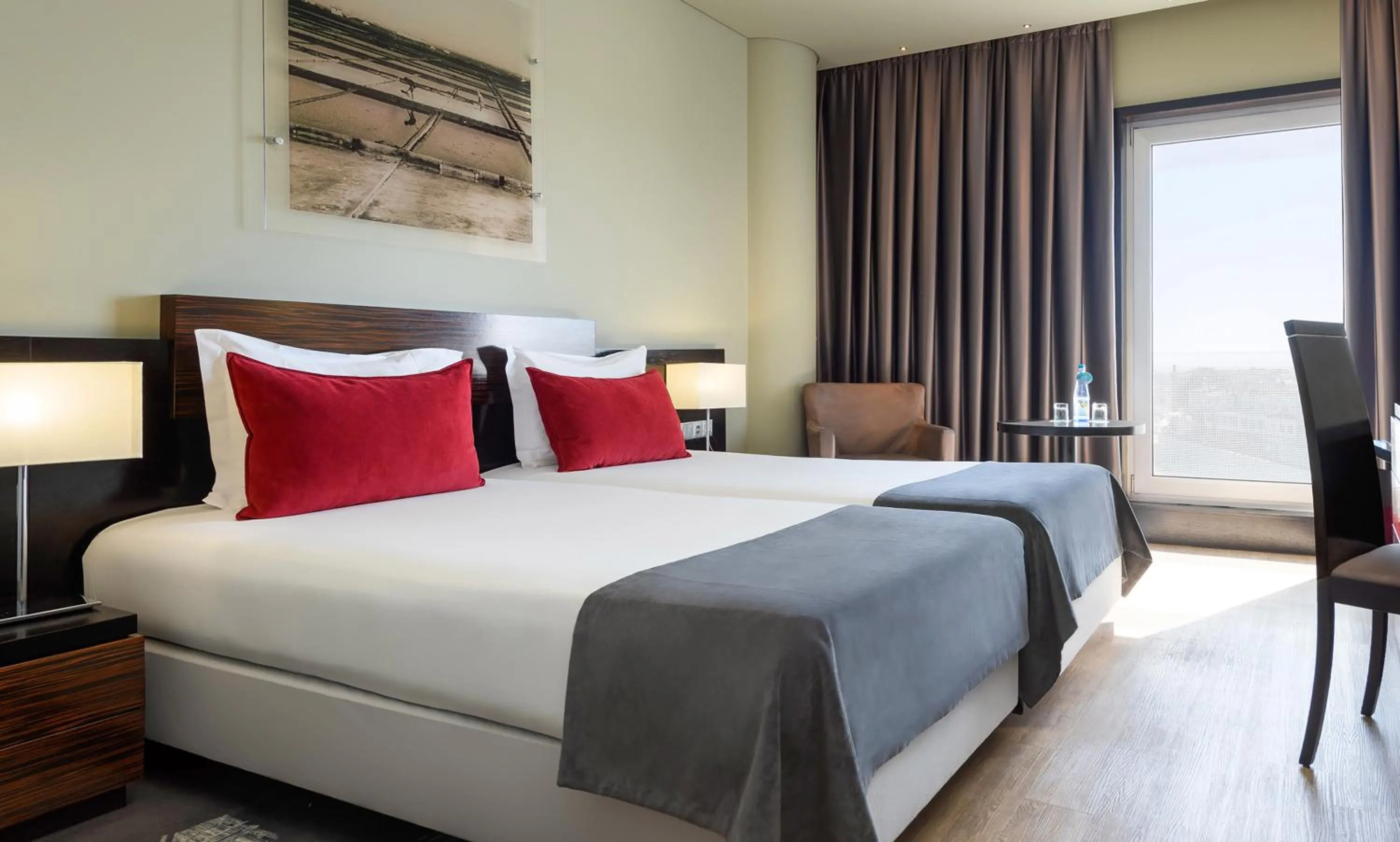 Bed in Melia Ria Hotel & Spa