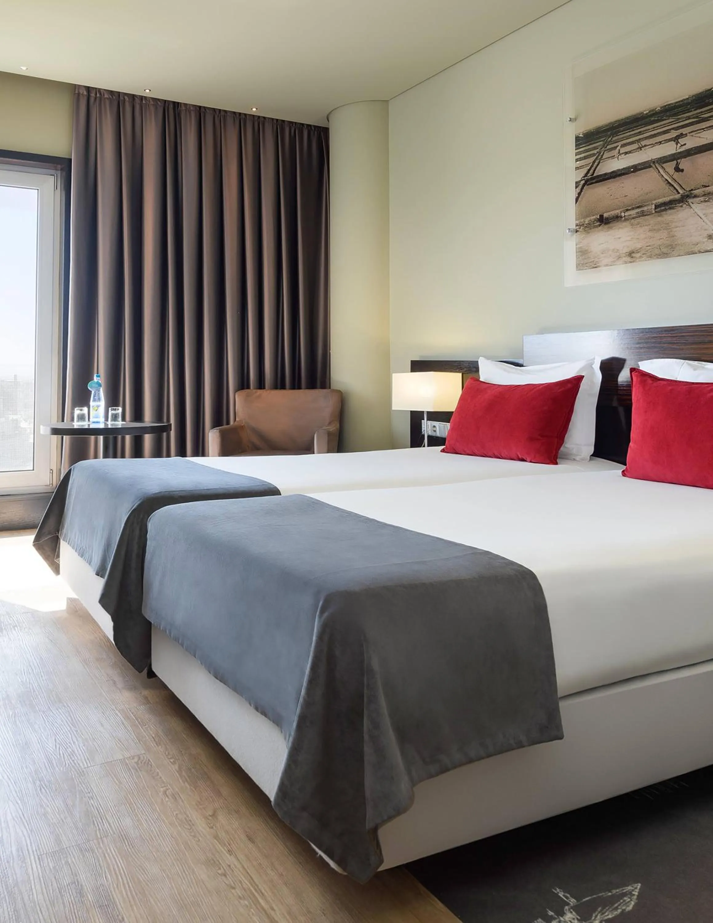 Bed in Melia Ria Hotel & Spa