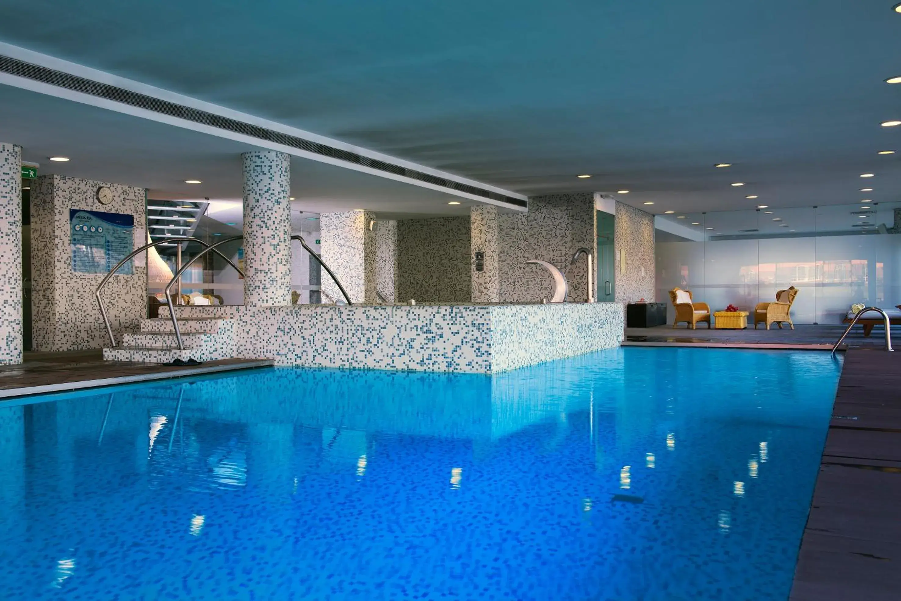 Swimming pool in Melia Ria Hotel & Spa Swimming pool in Melia Ria Hotel & Spa