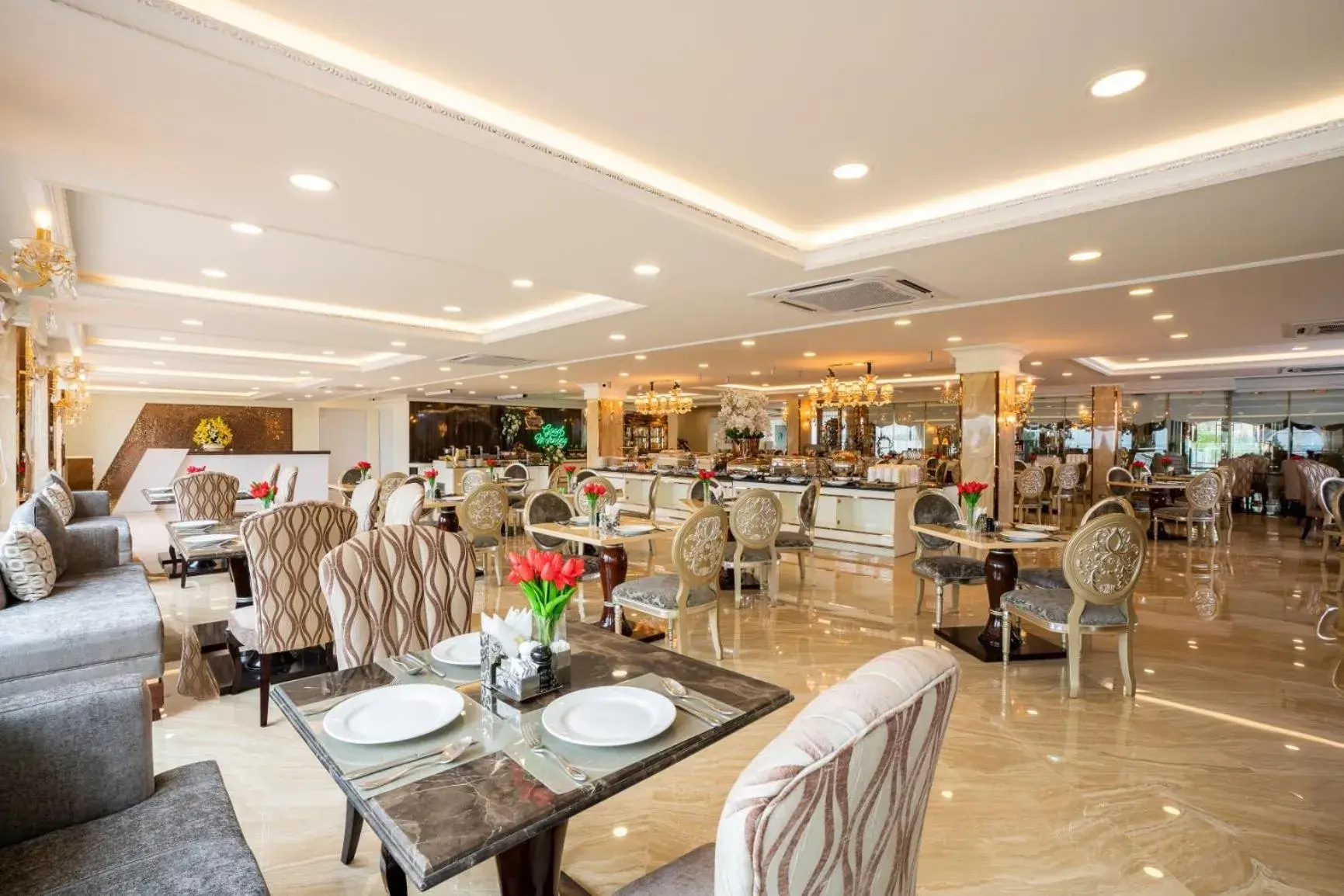 Restaurant/places to eat in LK Emerald Beach - SHA Extra Plus Restaurant/places to eat in LK Emerald Beach - SHA Extra Plus