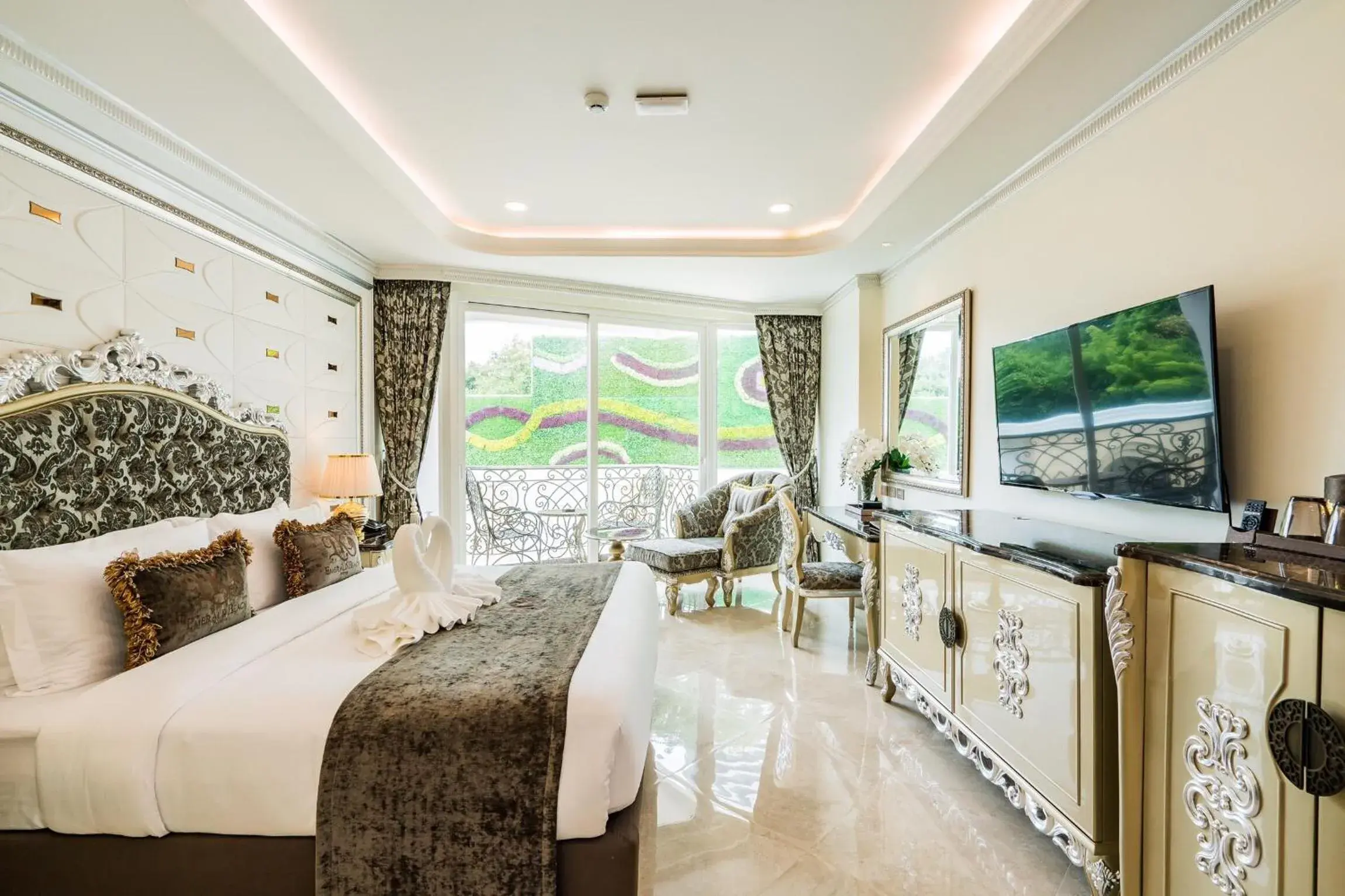 View (from property/room), Bed in LK Emerald Beach - SHA Extra Plus View (from property/room), Bed in LK Emerald Beach - SHA Extra Plus