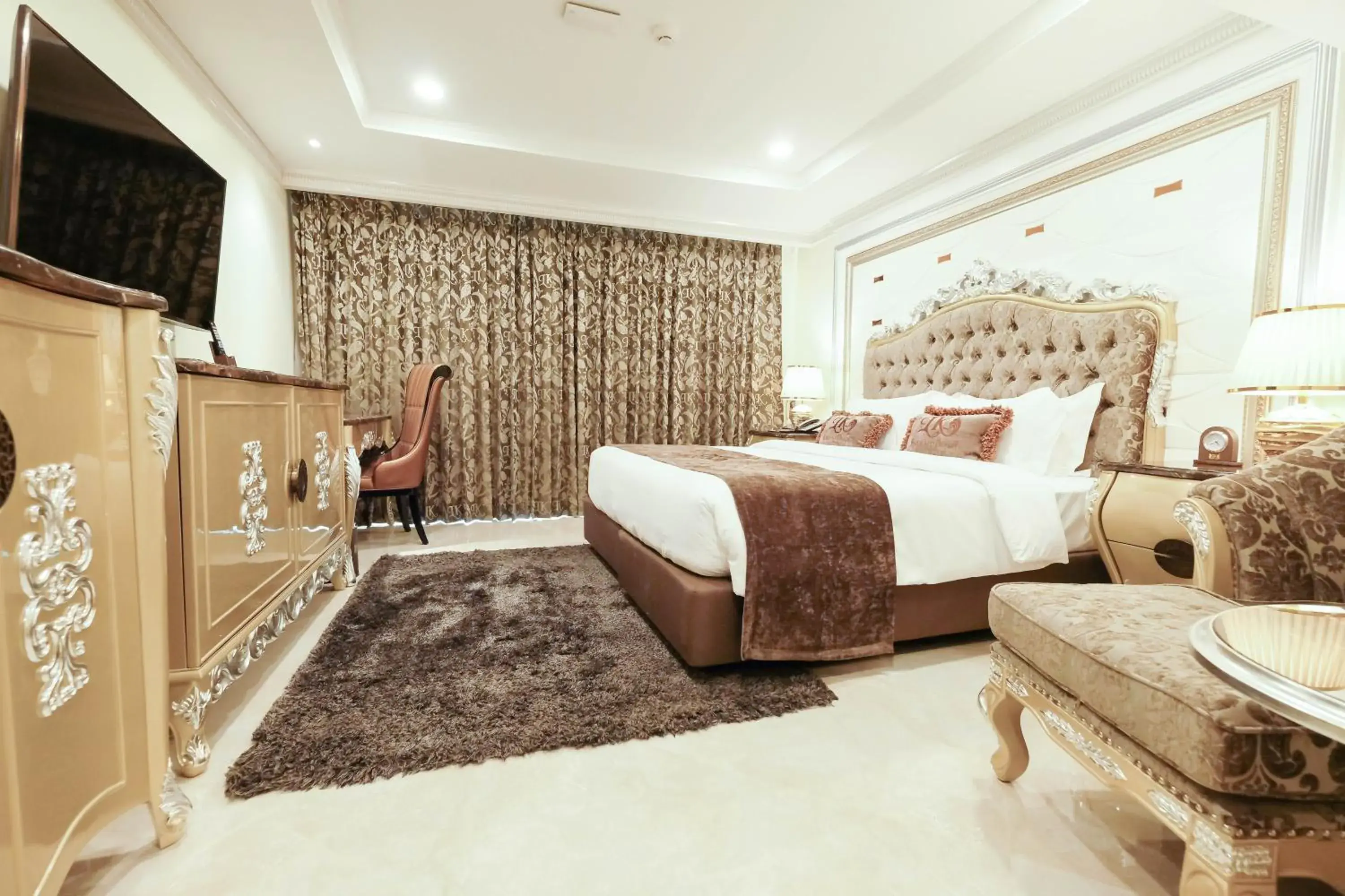TV and multimedia, Bed in LK Emerald Beach - SHA Extra Plus TV and multimedia, Bed in LK Emerald Beach - SHA Extra Plus