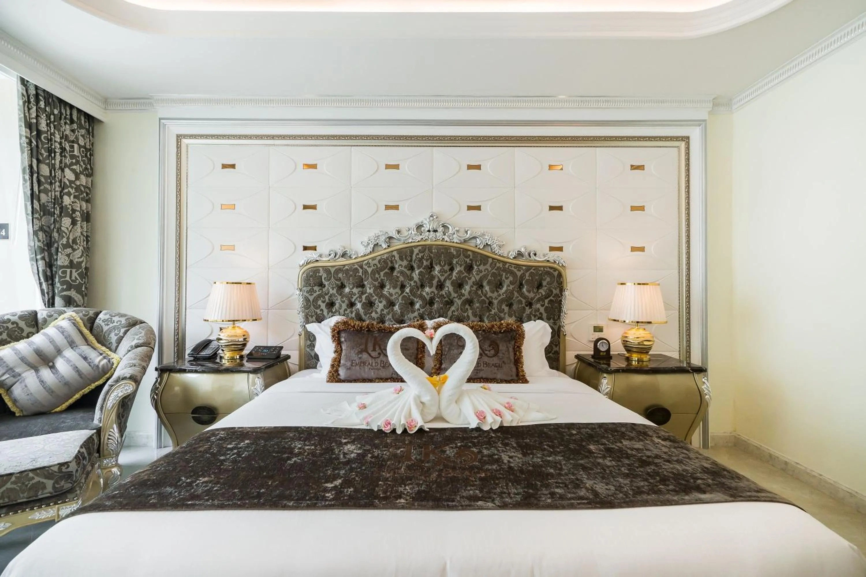 Bedroom, Bed in LK Emerald Beach - SHA Extra Plus