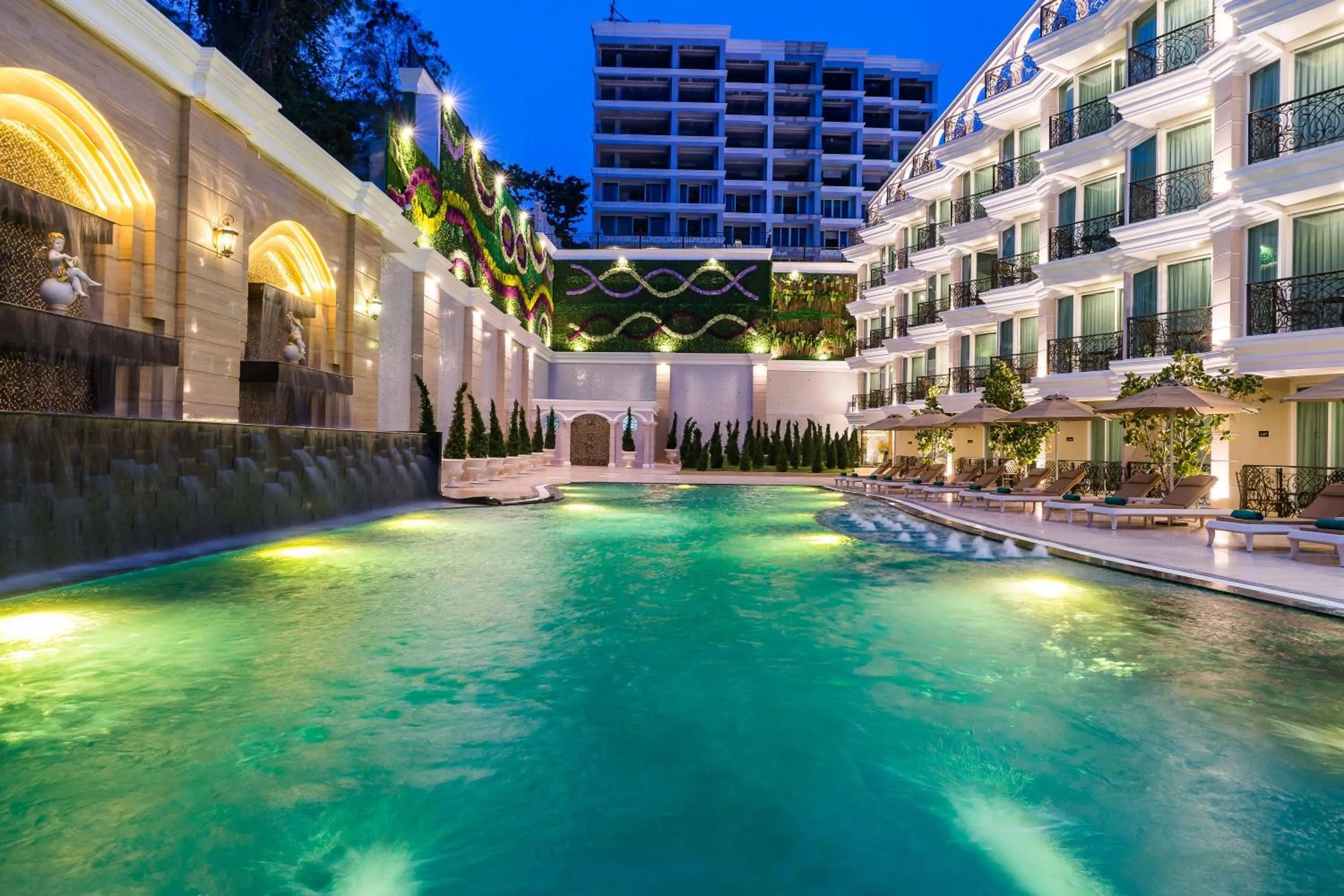 Pool view in LK Emerald Beach - SHA Extra Plus