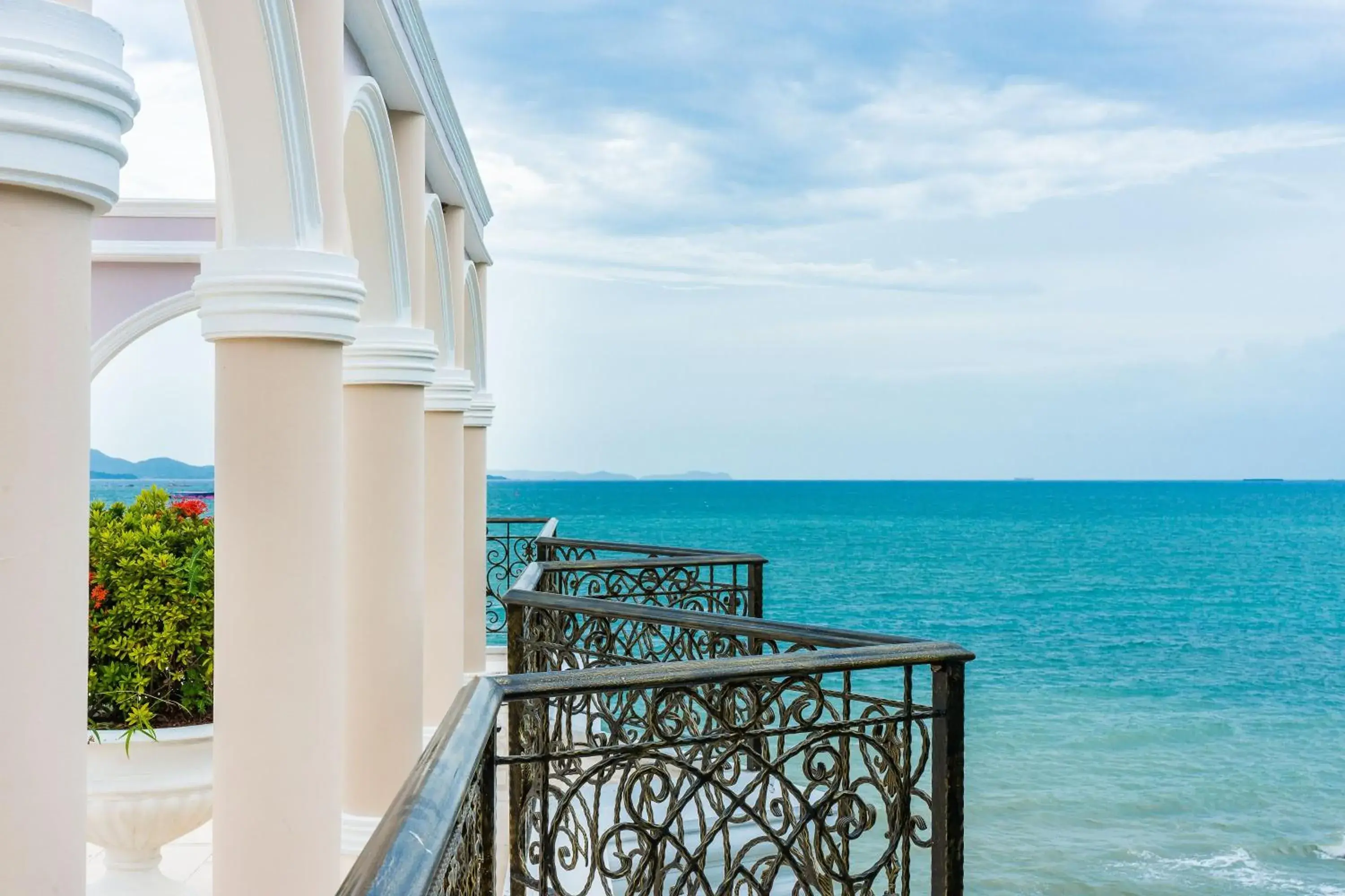 Landmark view in LK Emerald Beach - SHA Extra Plus Landmark view in LK Emerald Beach - SHA Extra Plus