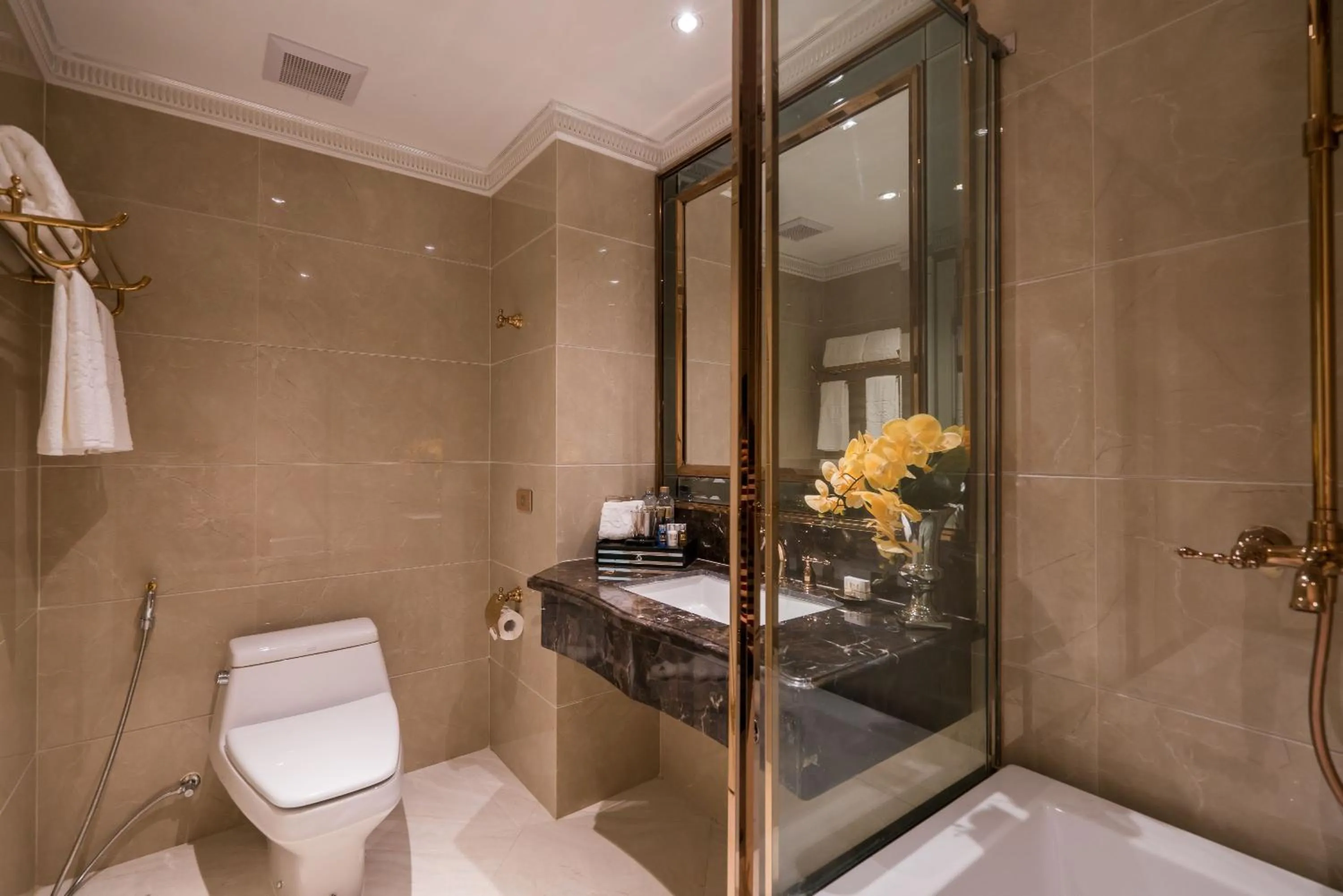 Toilet in LK Emerald Beach - SHA Extra Plus