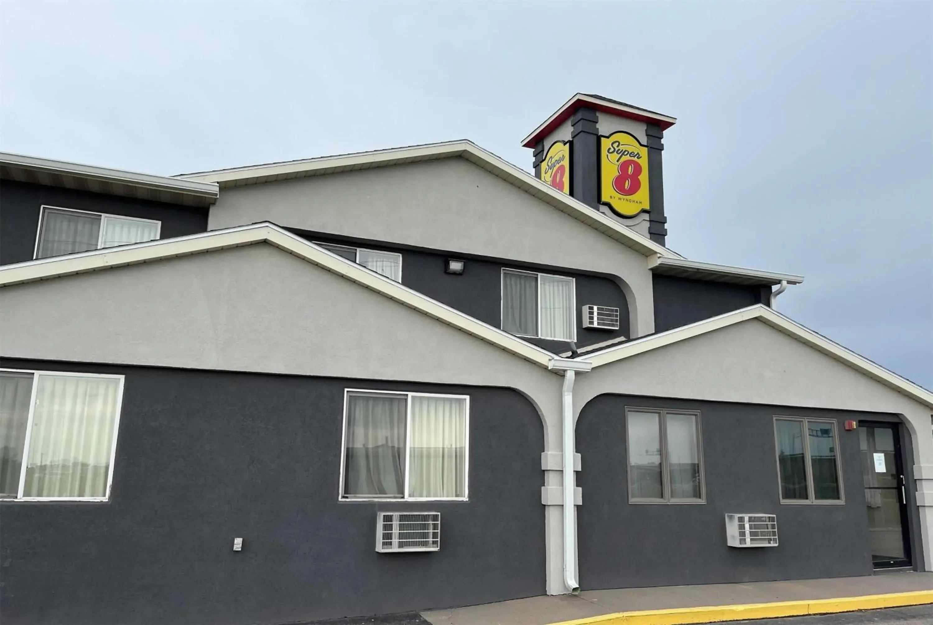 Property building in Super 8 by Wyndham Lexington Property building in Super 8 by Wyndham Lexington