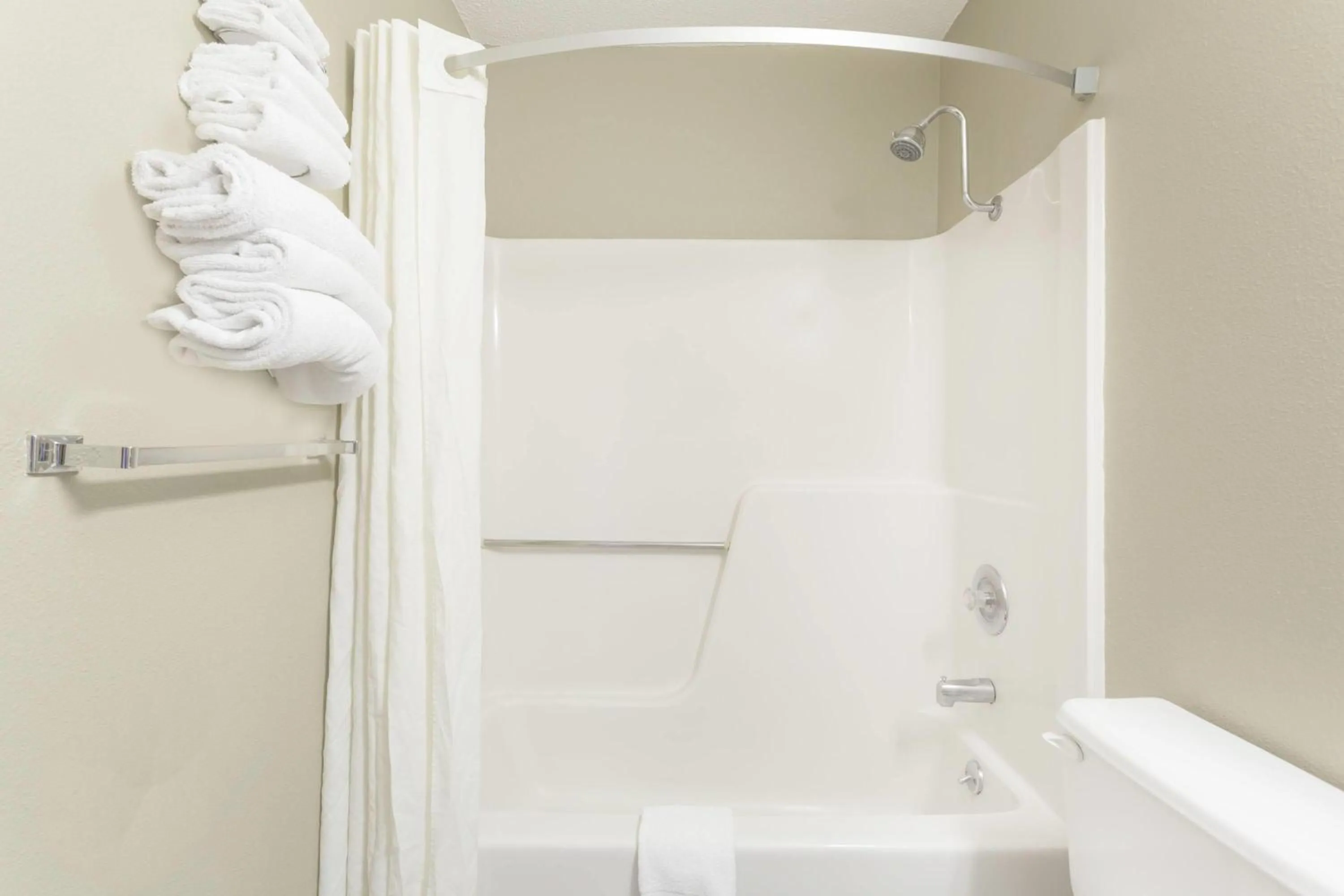 Bathroom in Super 8 by Wyndham Lexington