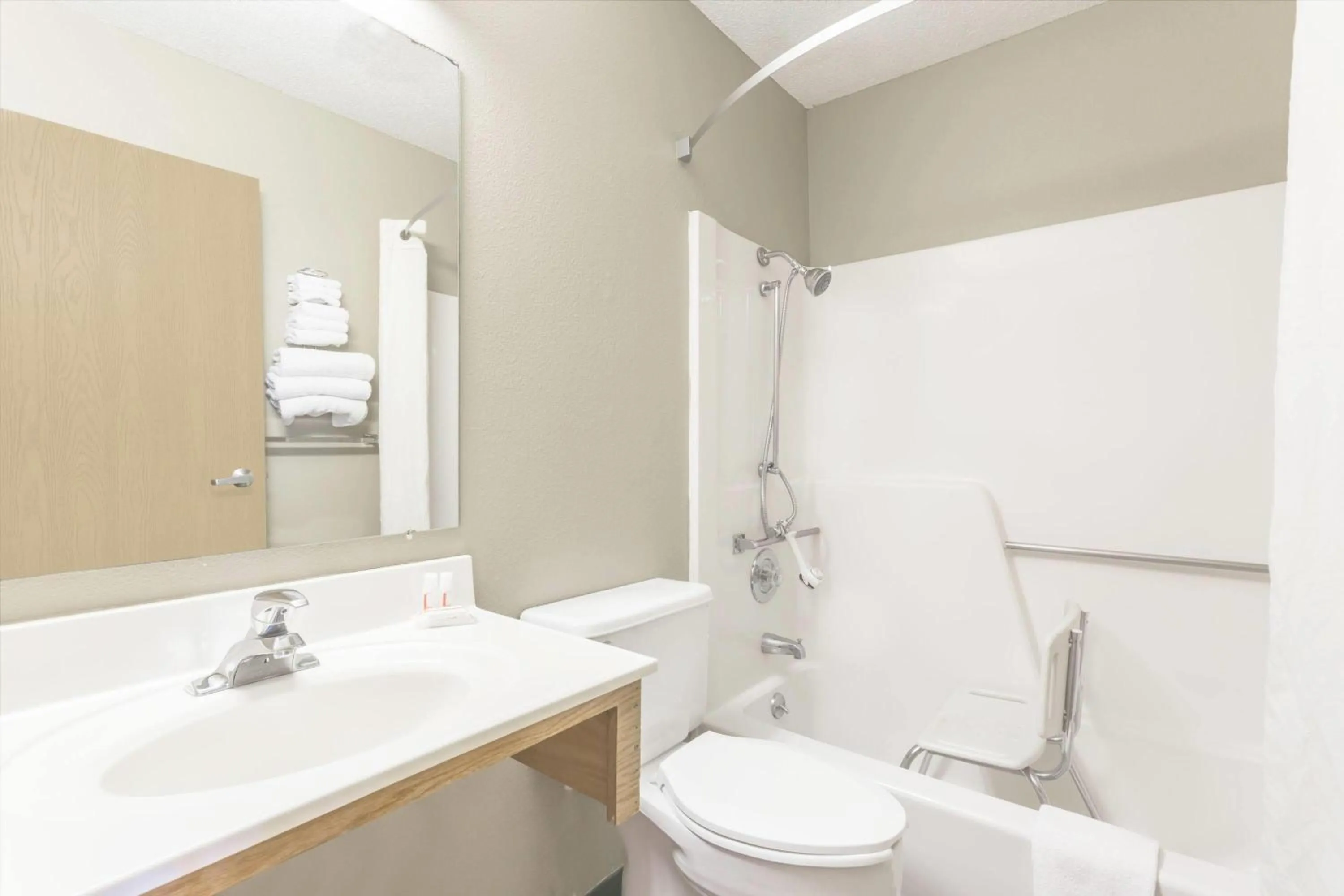 Bathroom in Super 8 by Wyndham Lexington