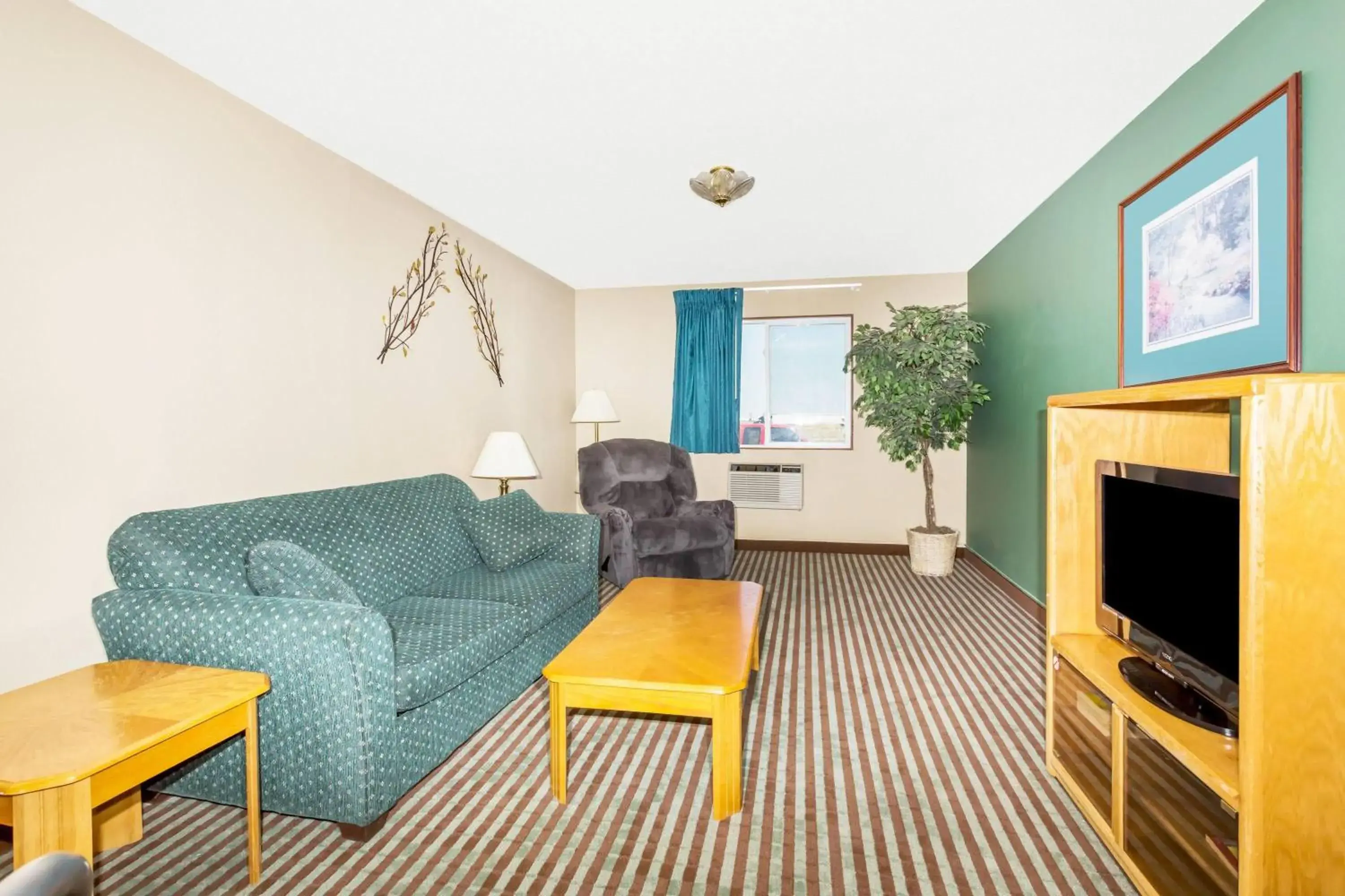 Photo of the whole room in Super 8 by Wyndham Lexington Photo of the whole room in Super 8 by Wyndham Lexington