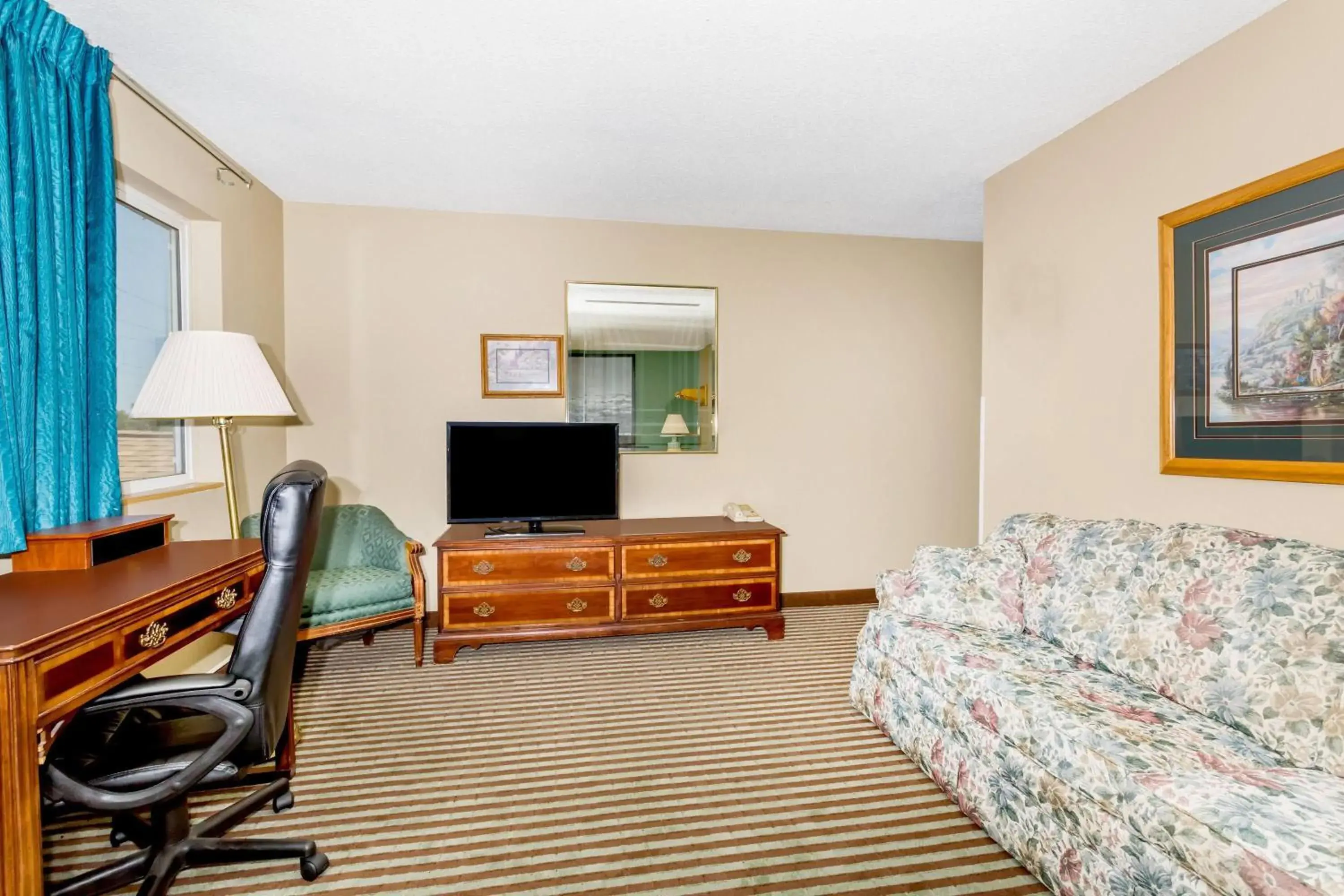 Photo of the whole room in Super 8 by Wyndham Lexington Photo of the whole room in Super 8 by Wyndham Lexington