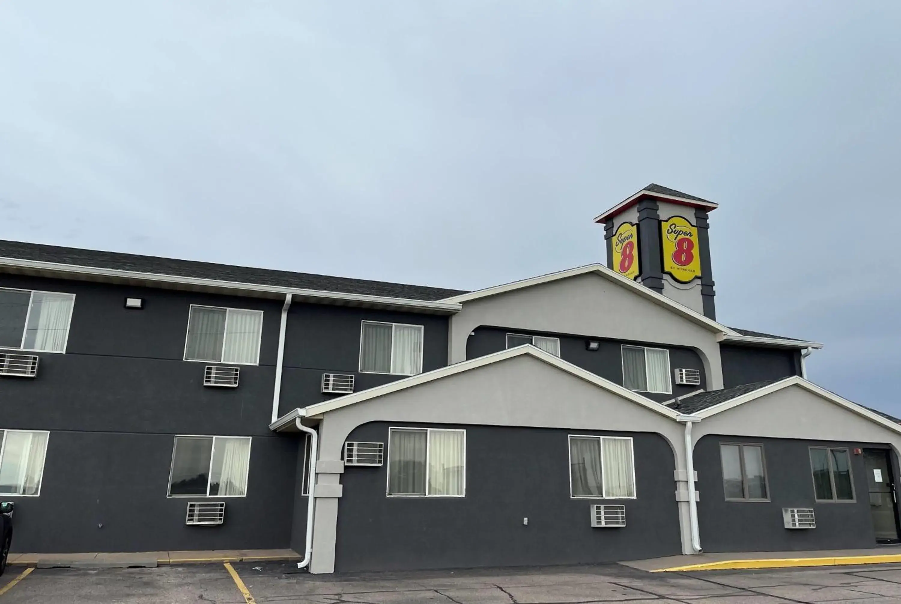 Property building in Super 8 by Wyndham Lexington Property building in Super 8 by Wyndham Lexington