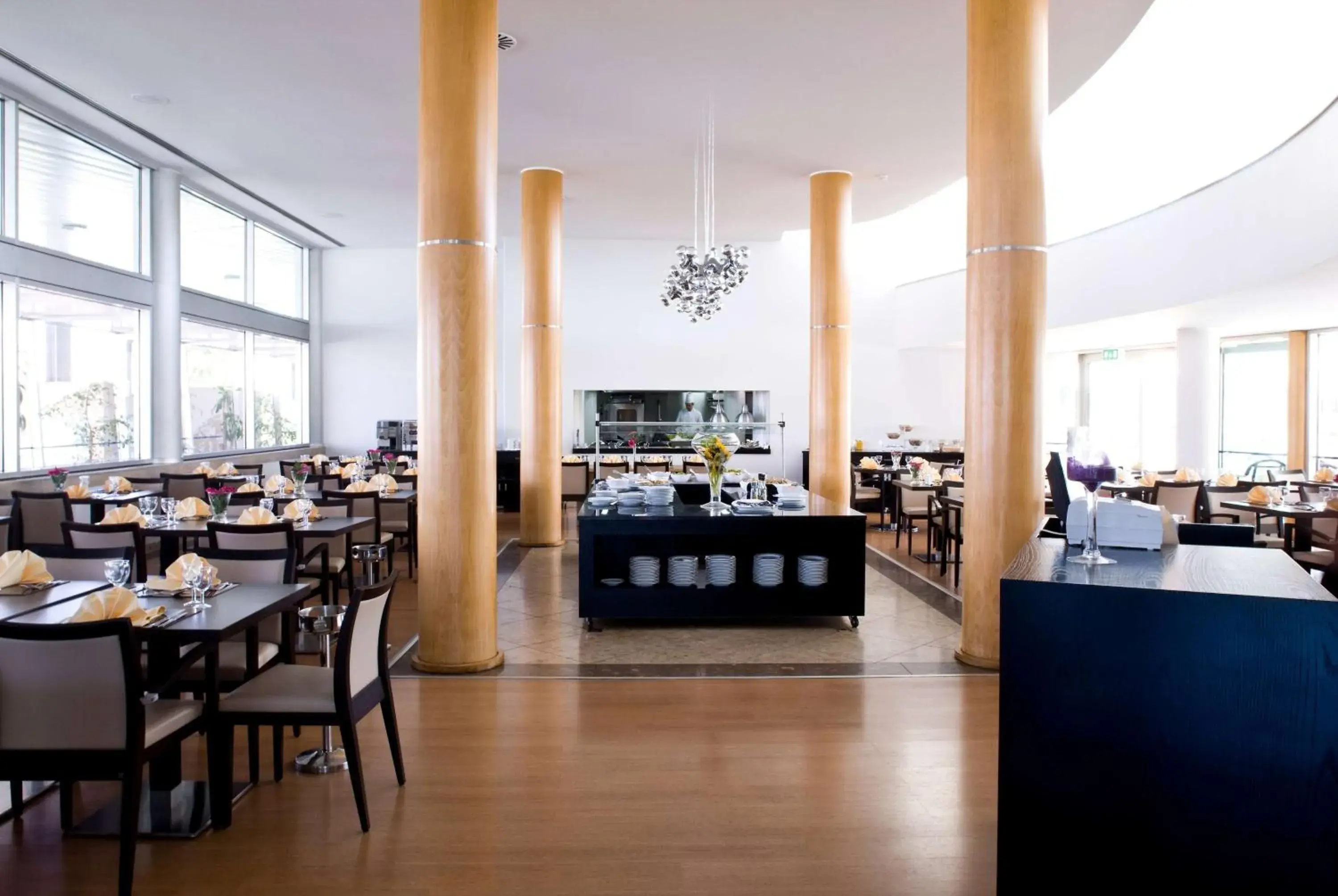 Restaurant/places to eat in TRYP by Wyndham Porto Expo Hotel Restaurant/places to eat in TRYP by Wyndham Porto Expo Hotel