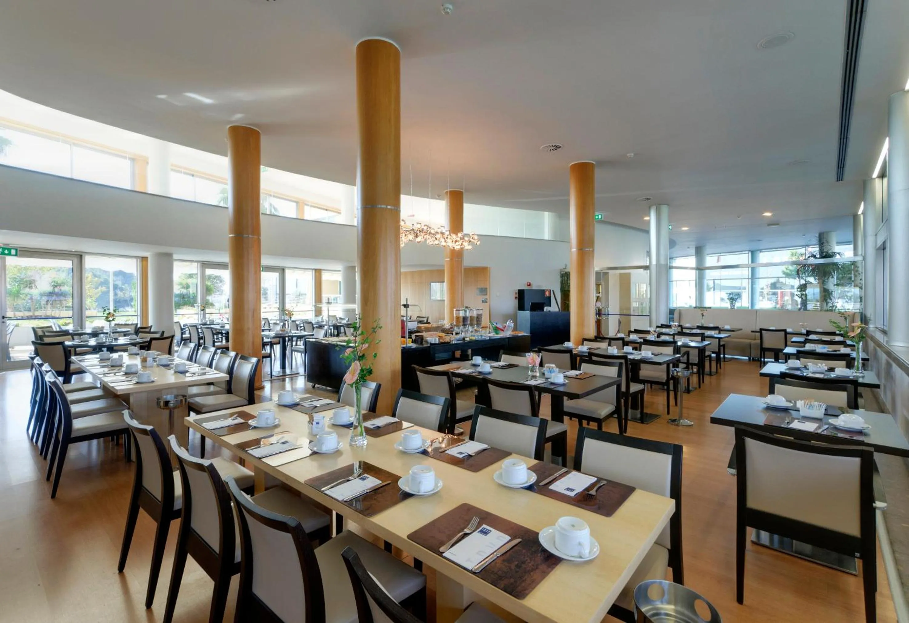 Restaurant/places to eat in TRYP by Wyndham Porto Expo Hotel