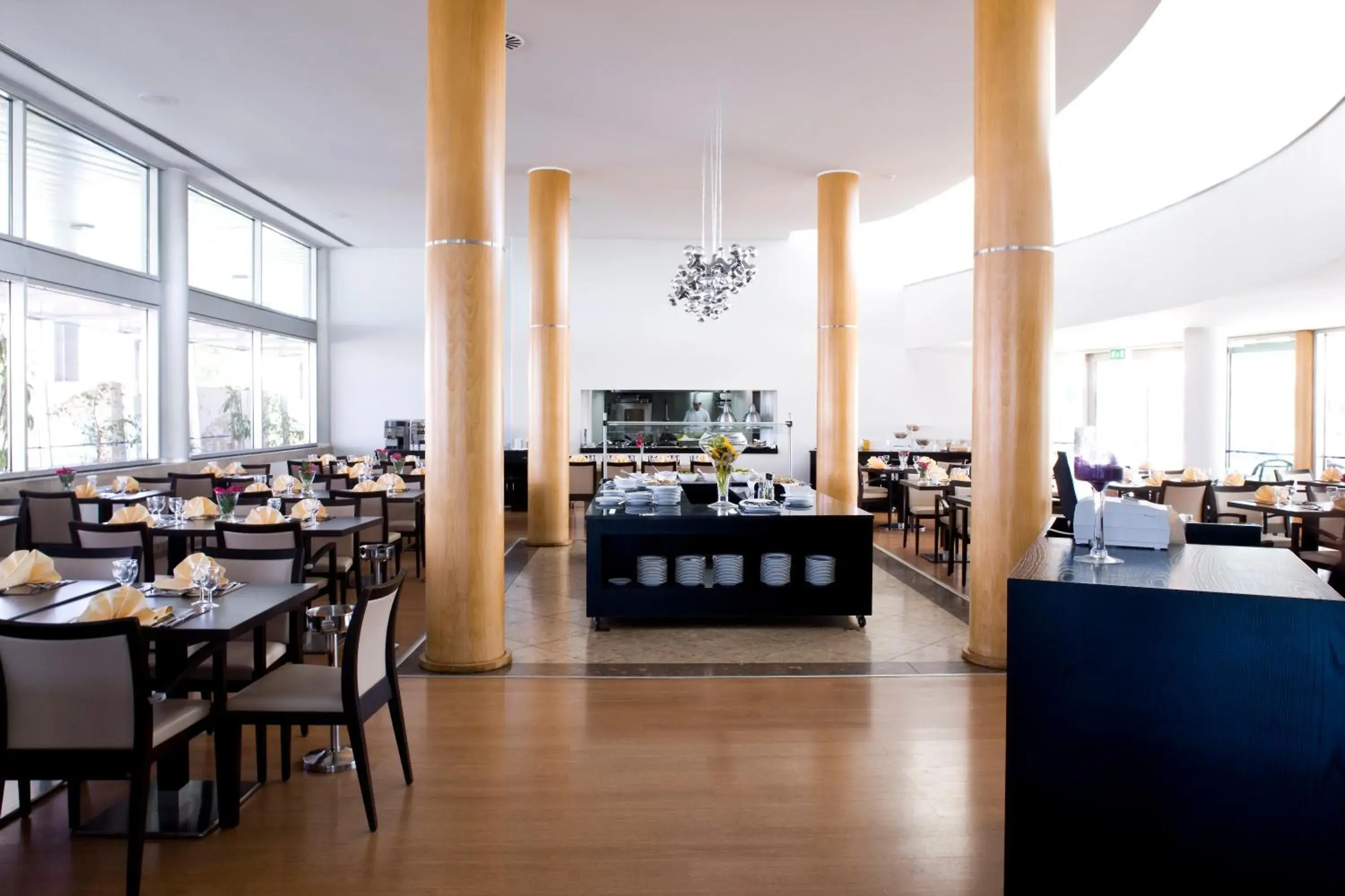Restaurant/places to eat in TRYP by Wyndham Porto Expo Hotel Restaurant/places to eat in TRYP by Wyndham Porto Expo Hotel