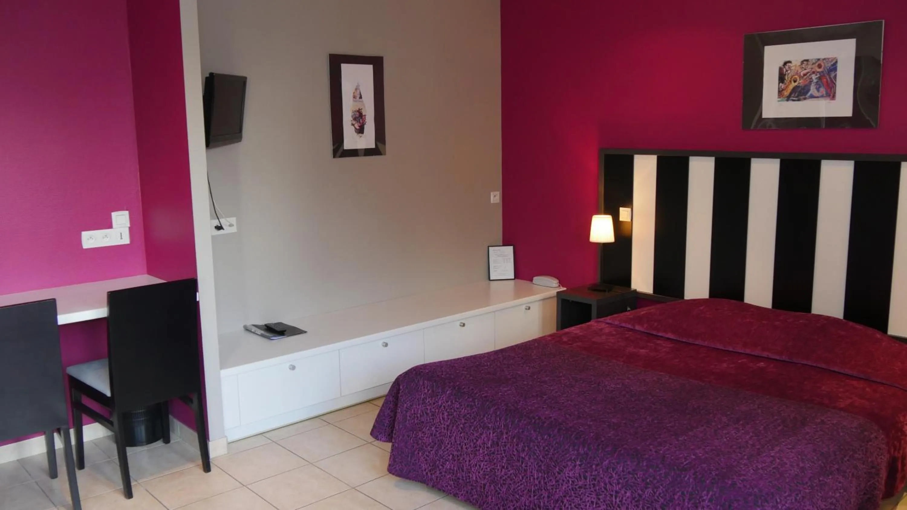 Bed in Hôtel Savary