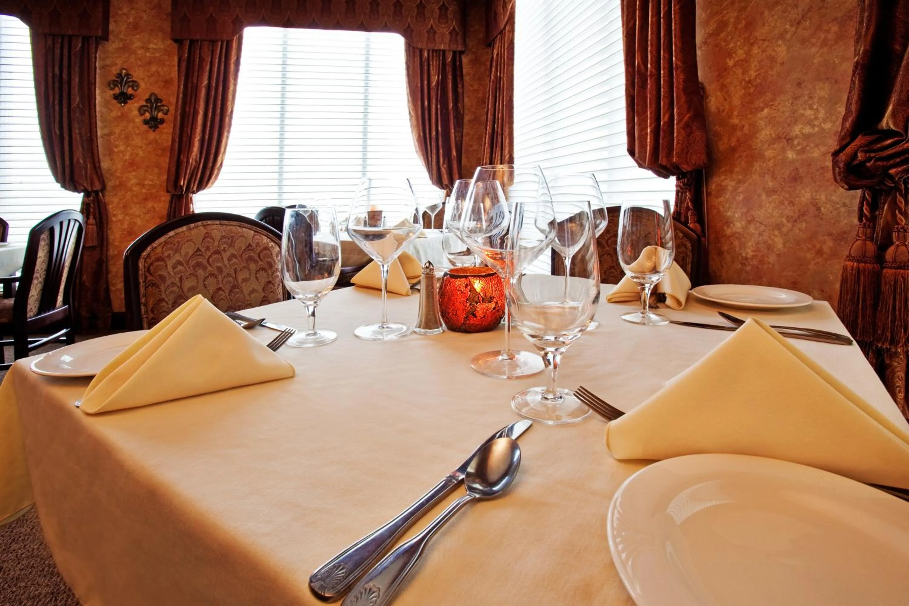 Restaurant/places to eat in Holiday Inn Quincy by IHG