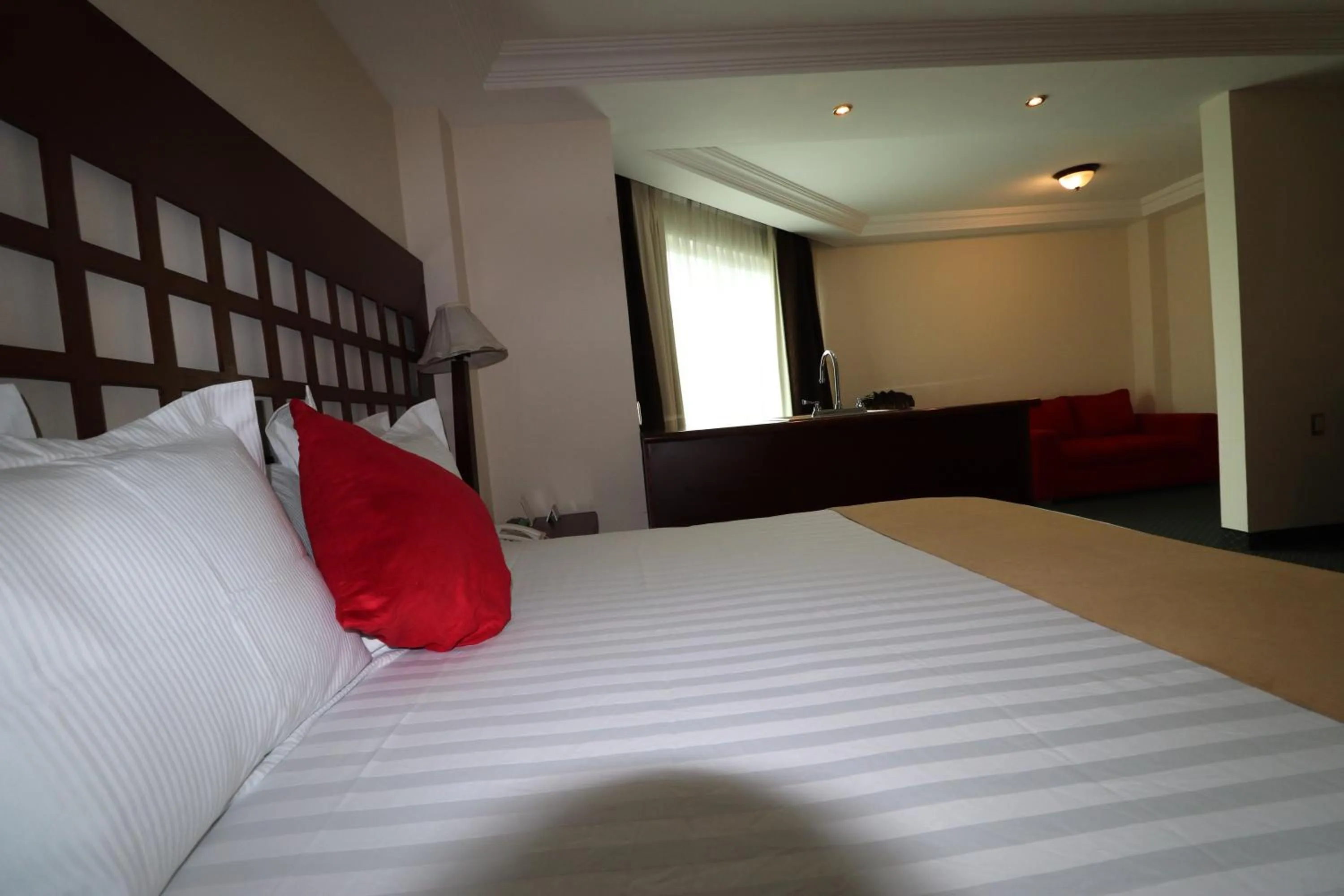 Bed in Best Western Toluca