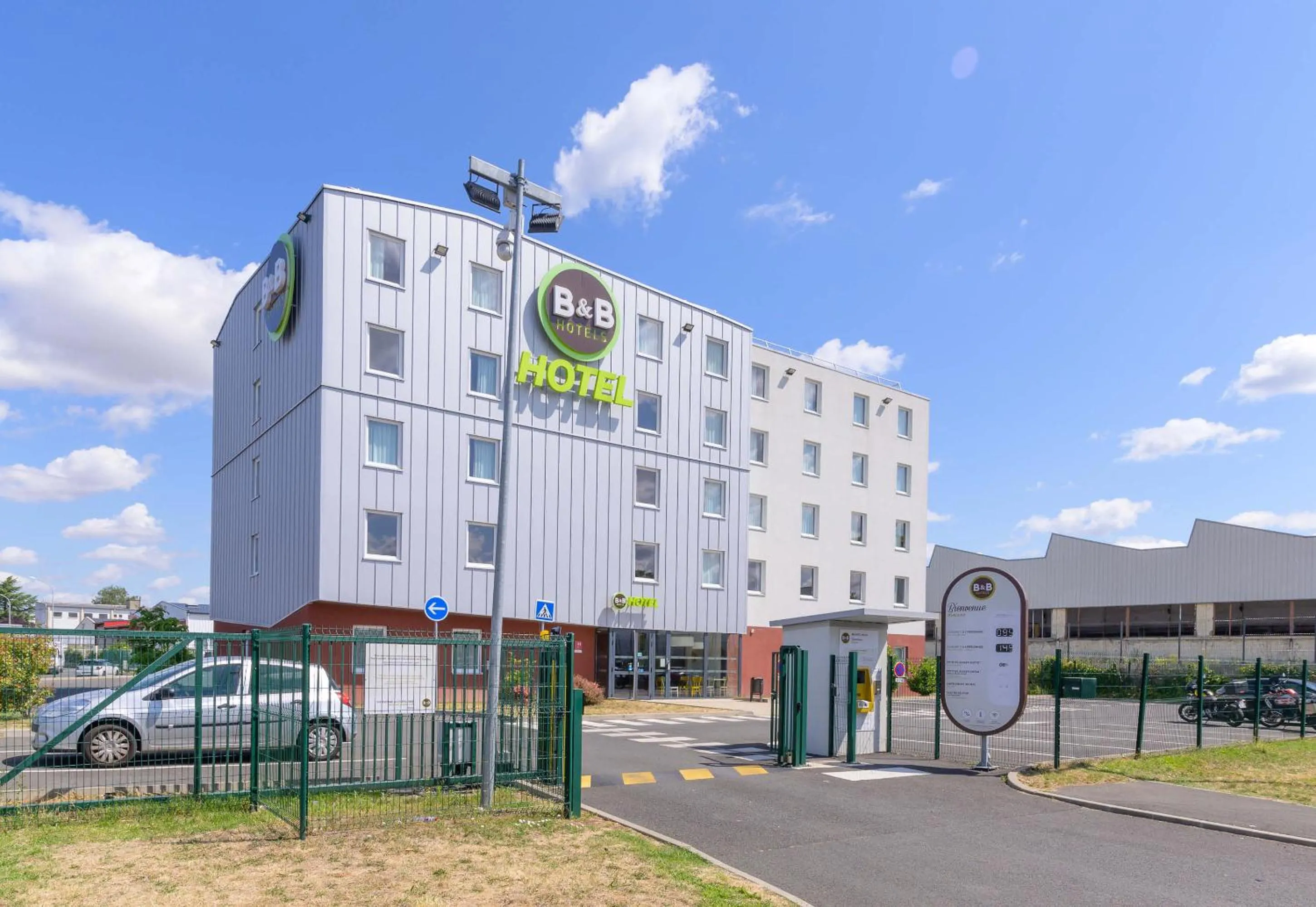 Property building in B&B HOTEL Meaux