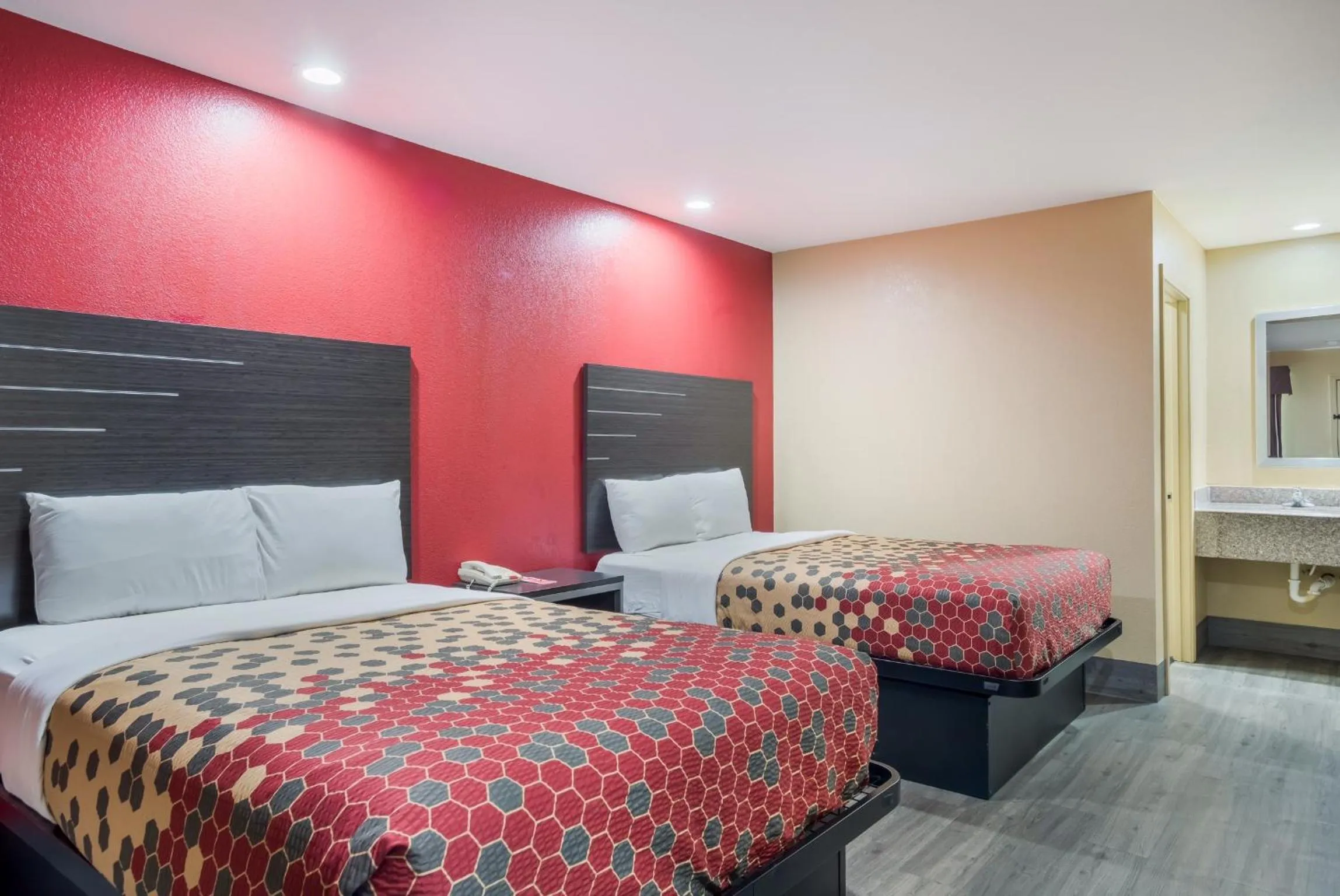 Bed in Econo Lodge Lake Charles University Area