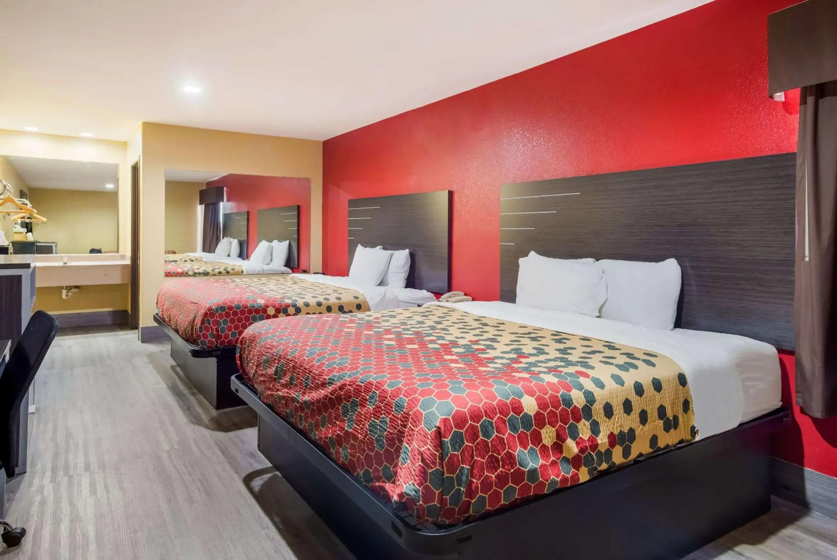 Bedroom, Bed in Econo Lodge Lake Charles University Area Bedroom, Bed in Econo Lodge Lake Charles University Area