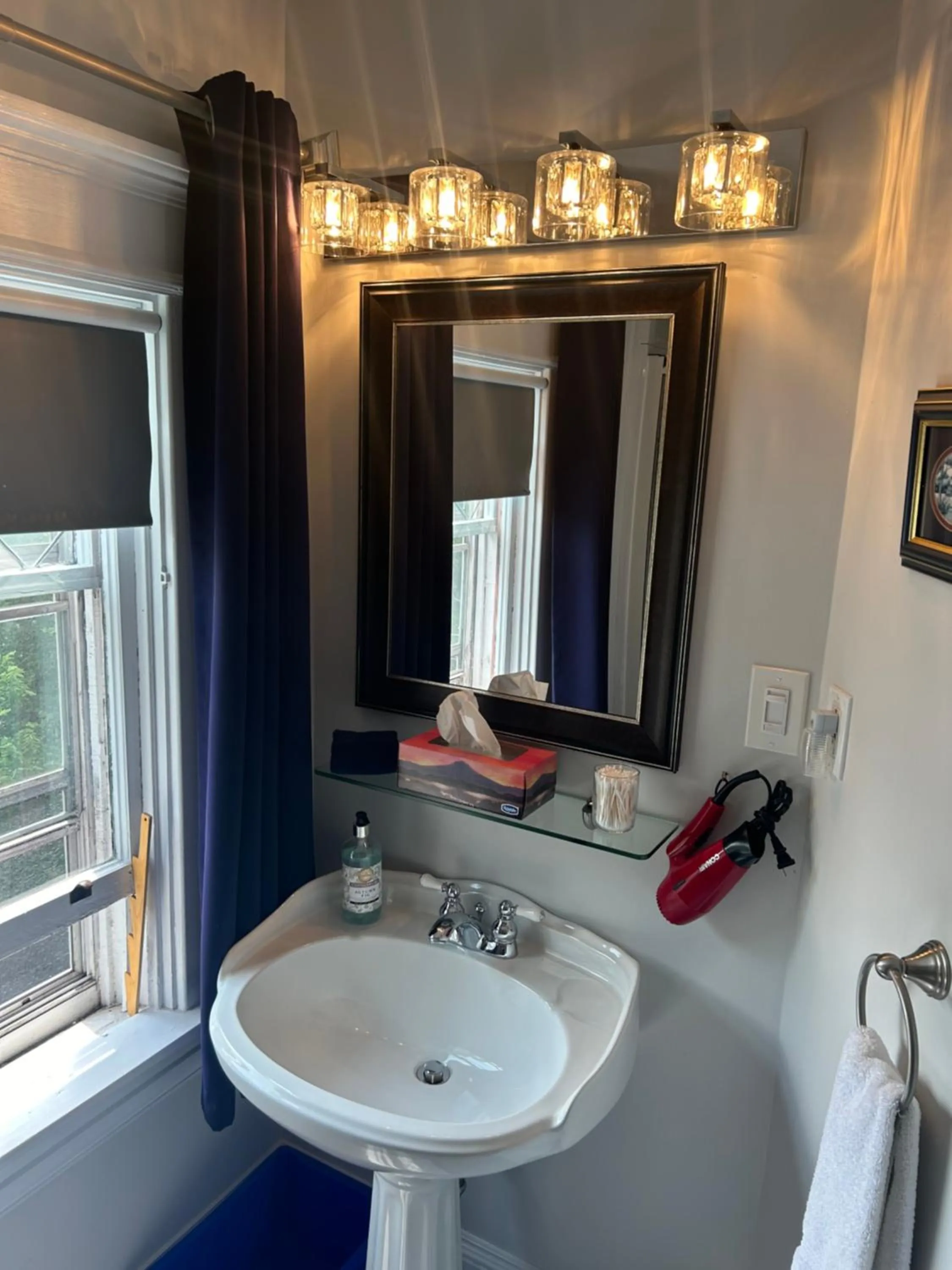 Bathroom in Belgravia B&B